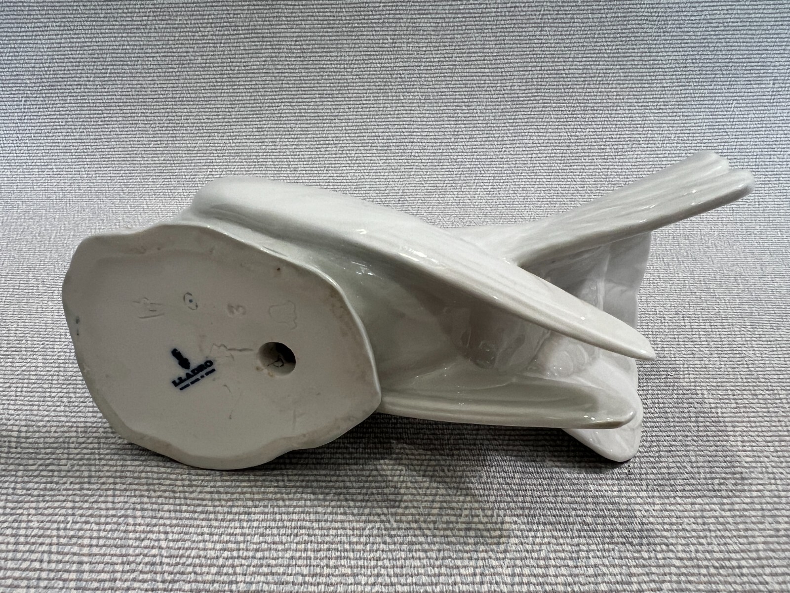 Vintage Lladro Porcelain Retired #1015 (1970 – 1979) White Peace Dove Figurine