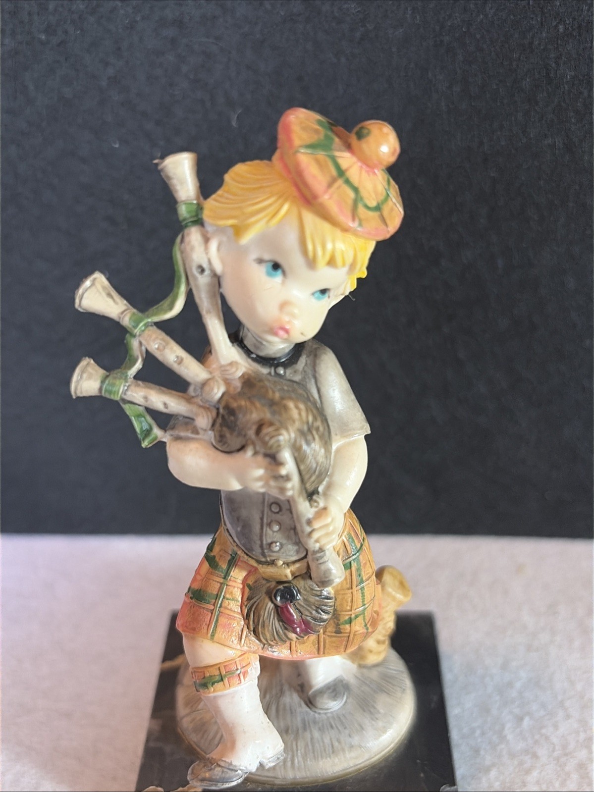 Vintage Simonelli Depose Italy 433 Scottish Boy Playing Bagpipes Figurine