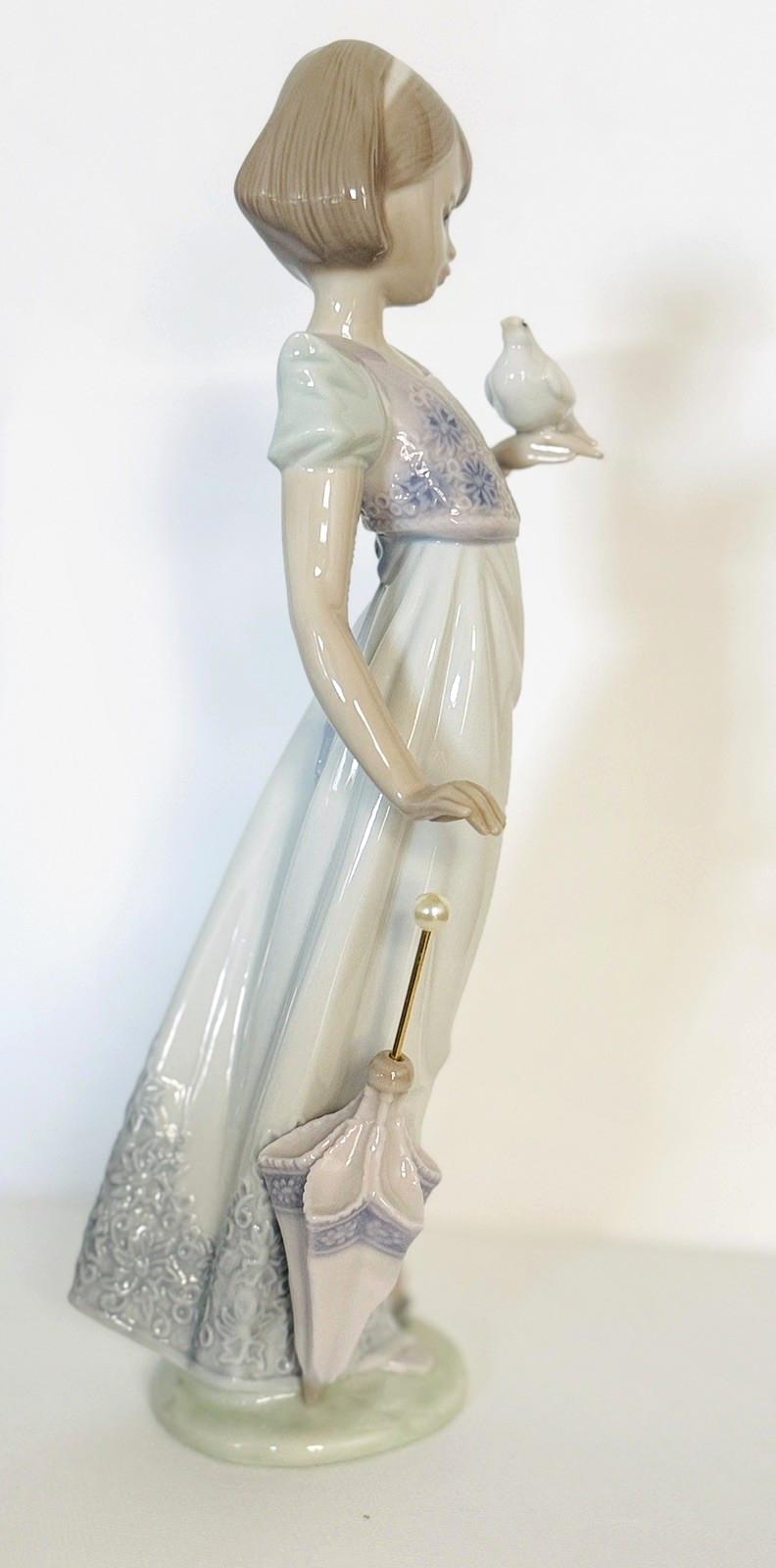 Lladro 7611 Summer Stroll Girl Reading MINT w BOX Retired Collectors Society