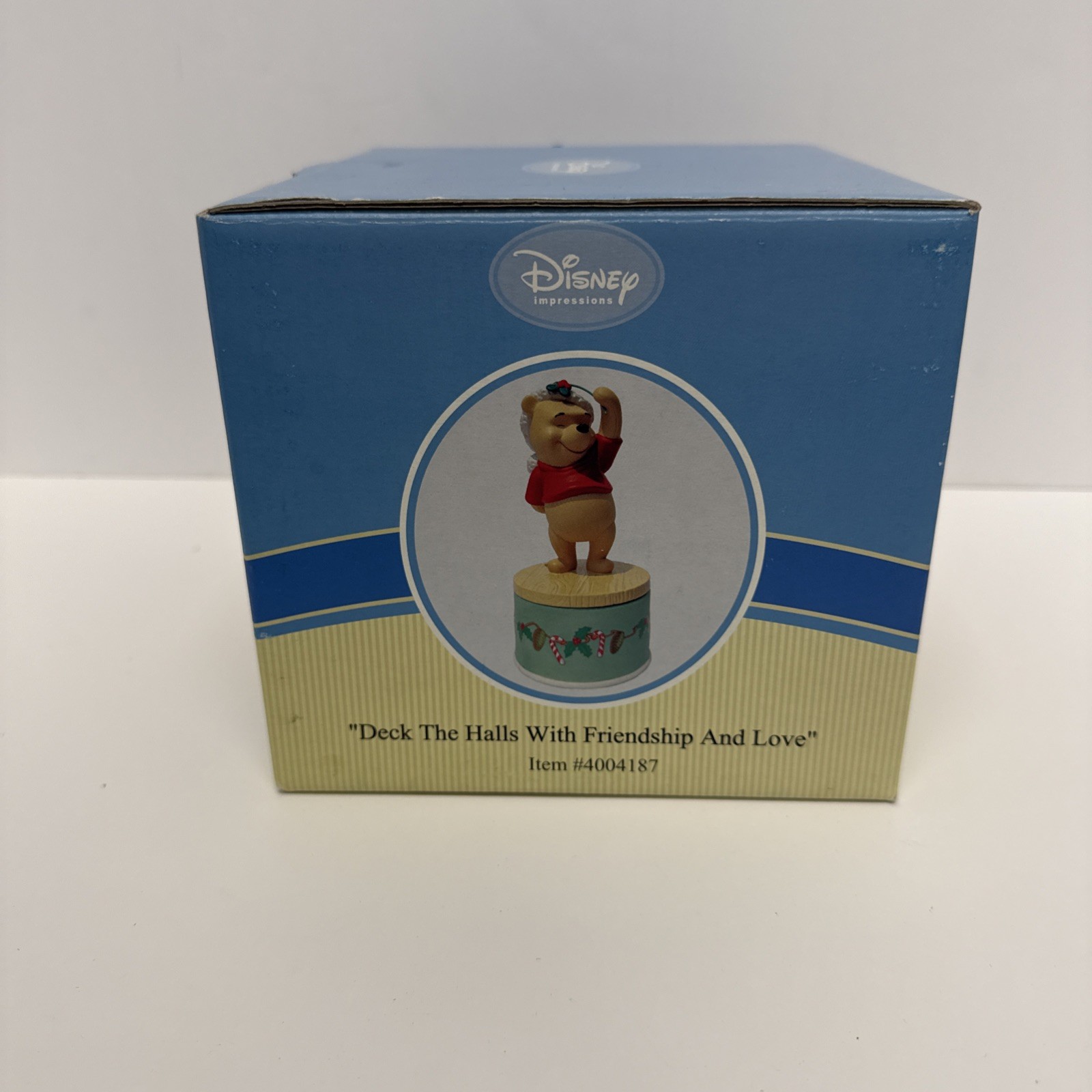 Disney Winnie Pooh Friends Deck the Halls Friendship And Love Musical 4004187