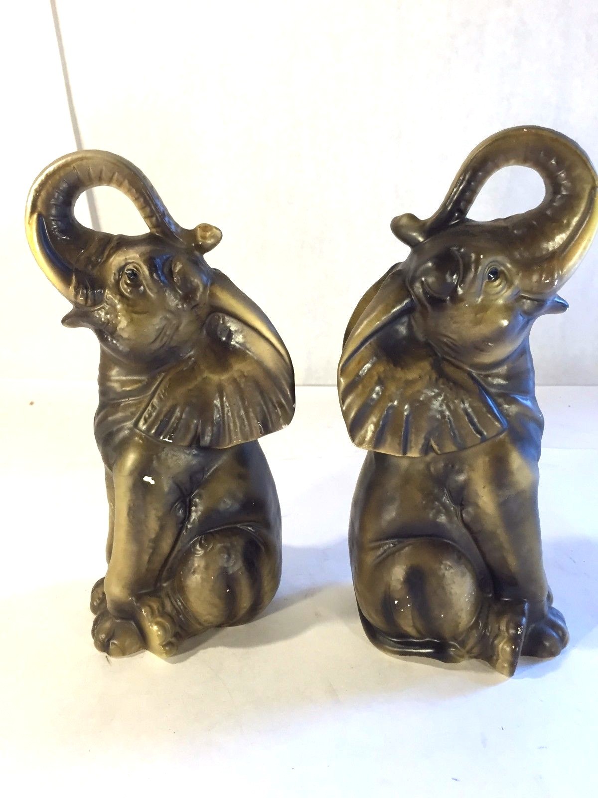 Pair Vtg Figural Elephant Figurines UCAGO Cermamics Japan w Label Sitting Haunch