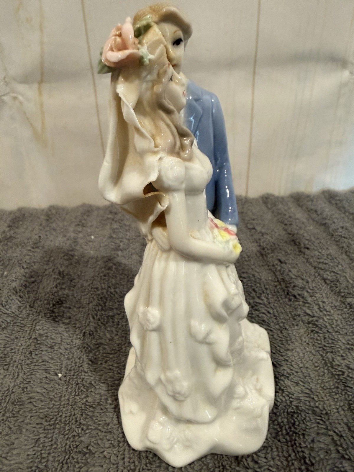 2001 Porcelain Southern Bride & Groom Statute Figurine Bride Bouquet Cake Topper