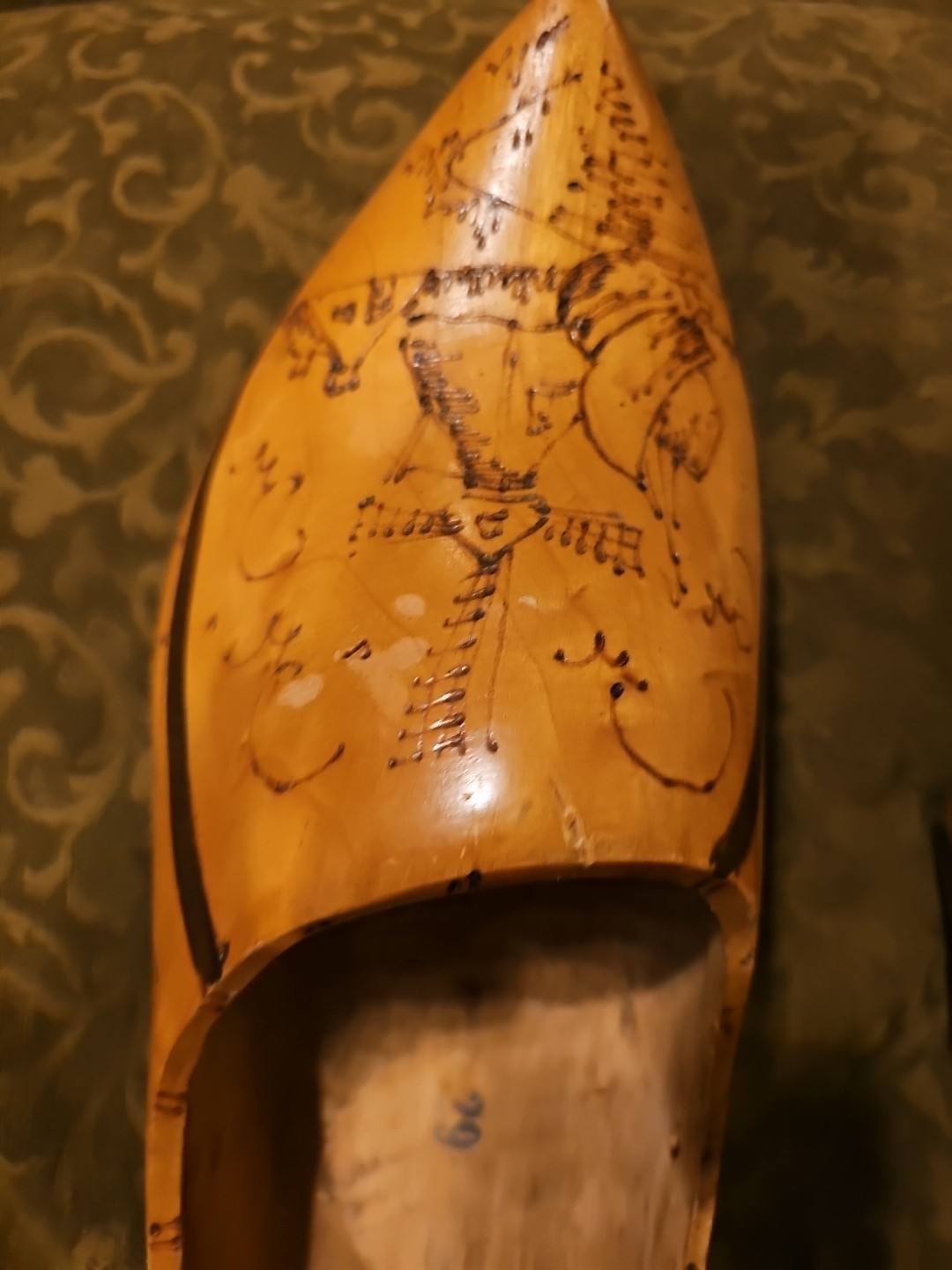 DUTCH WOODEN CLOGS 29 CM SIZE 45 MADE HOLLAND HAND CARVED TRADITIONAL SHOES 13.5