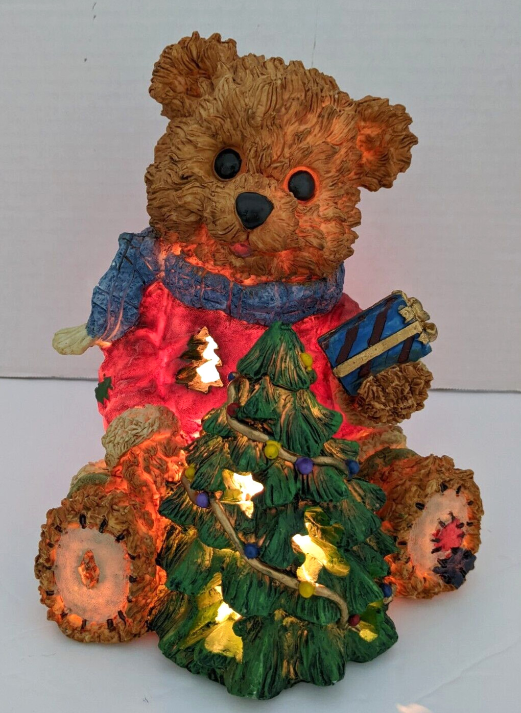 Resin Light Up Night Lite 9″ Santa Bear with Christmas Tree and Gift