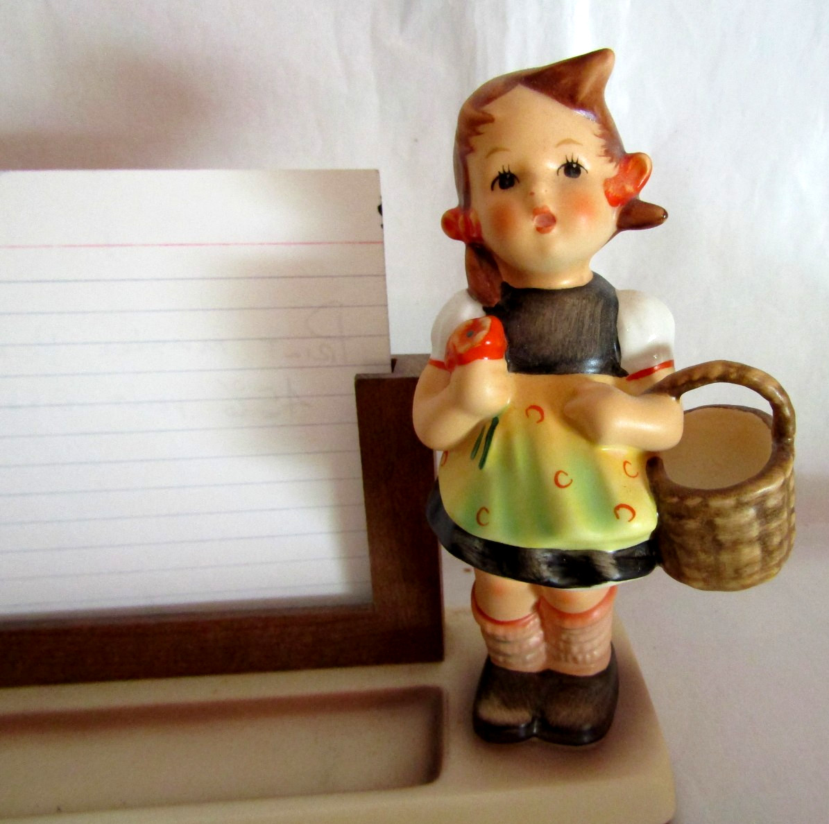 RARE GOEBEL HUMMEL JUST BUSINESS LITTLE GIRL W/BASKET DESK SET – 1995