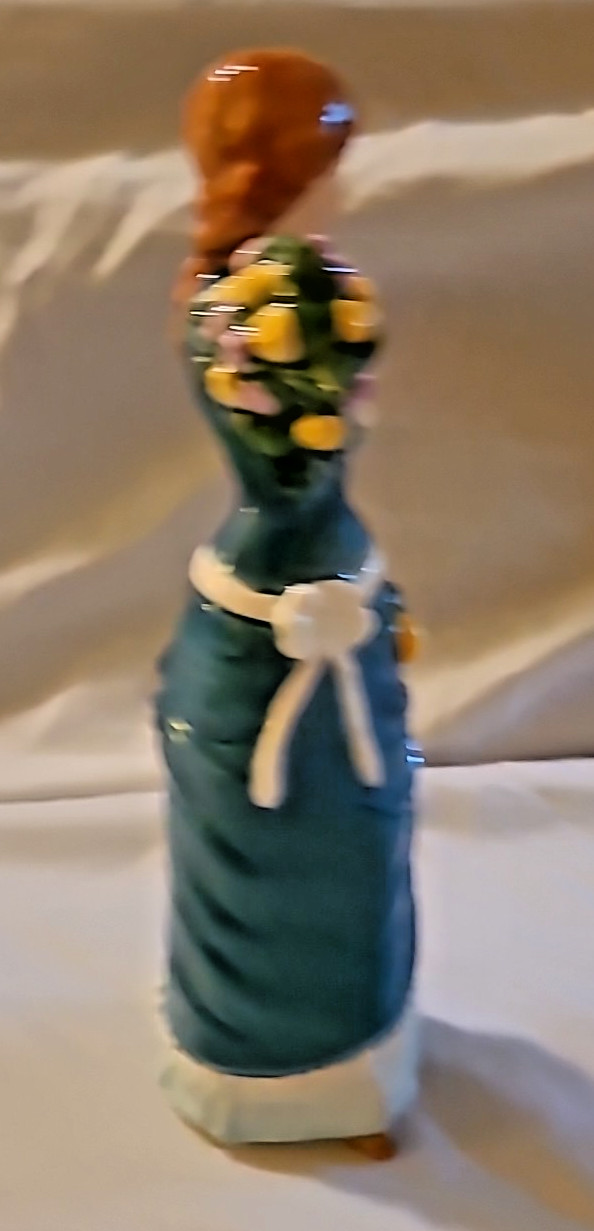 Goebel “Garden Fancier 1880” Lady with Flowers Figurine FREE SHIPPING!