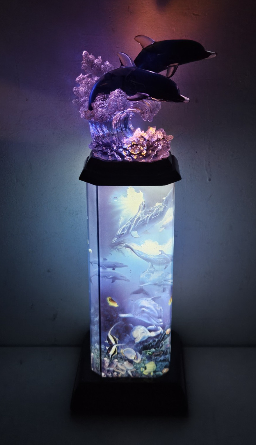 Bradford Exchange Lighted Dolphins Sculpture Splendors of the Sea by Lassen 2007