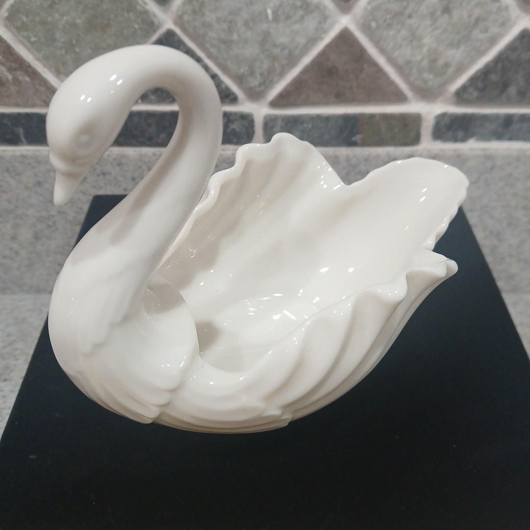 LENOX ~ Ivory Porcelain Swan Trinket Ring Dish 5″ Made In USA Gold Stamp c Pics