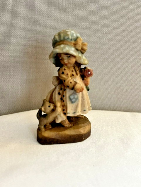 Vintage ANRI Sarah Kay Micro Mini 1.75″ Wood Figurine Take Me Along Girl