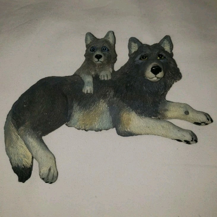 Must Have Resin Decorative Piece Rare Heartwarming Moment On Display