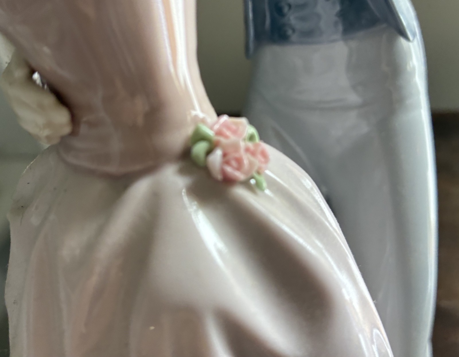 Lladró Figurine #1372 “Anniversary Waltz” – With Box