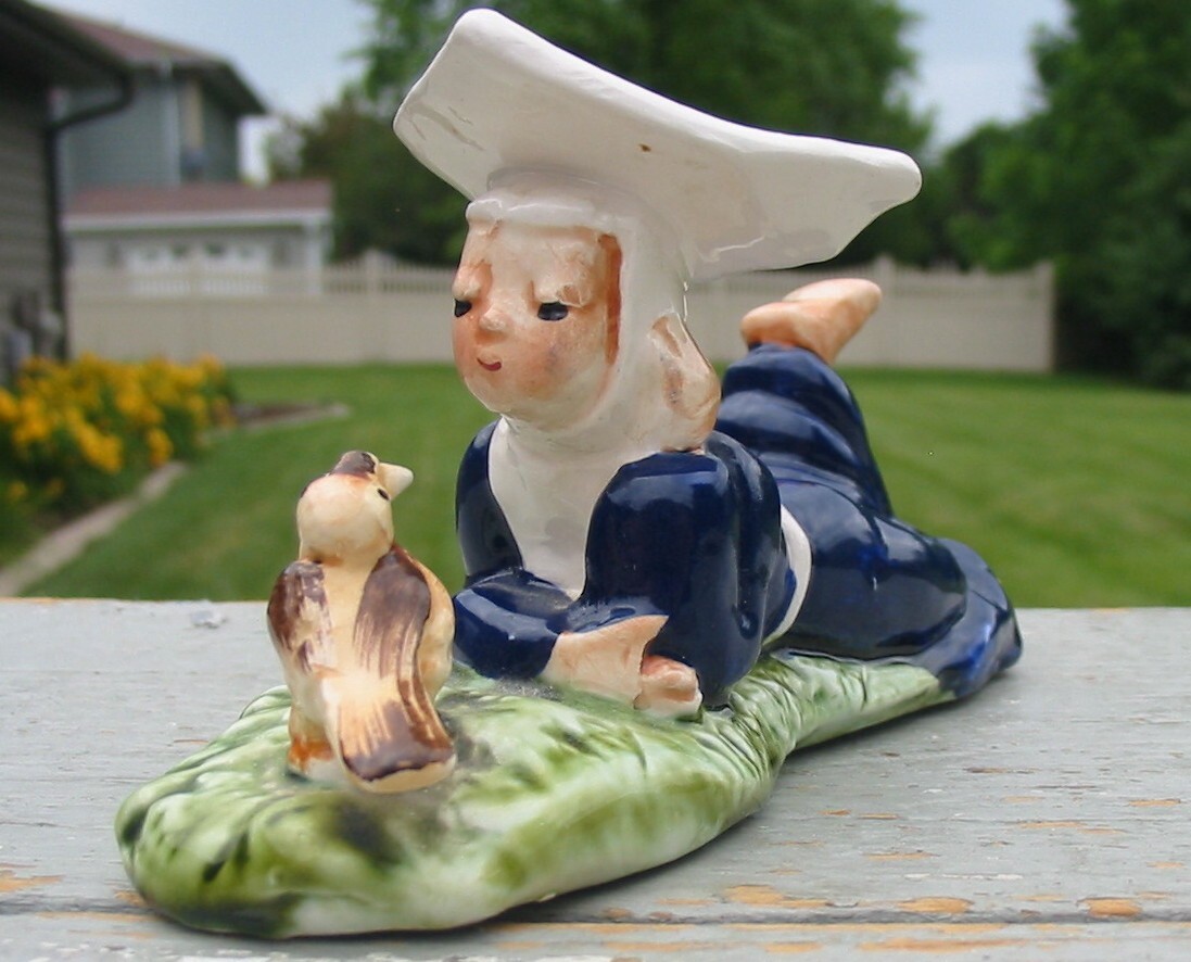 Vtg 1971 Dave Grossman Designs Chill Nun Bird Worm Porcelain Figurine Cornette