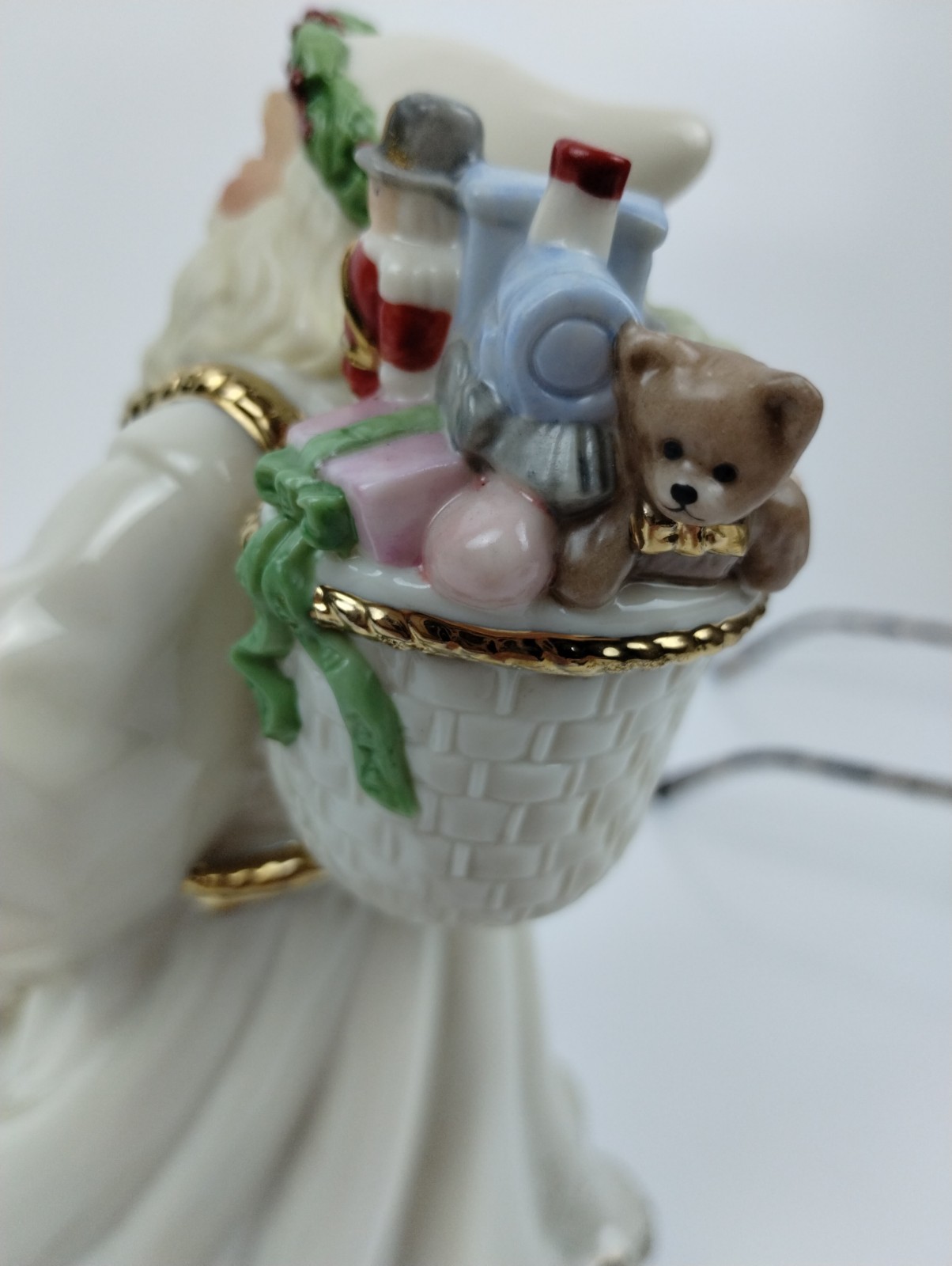 Lenox Classic Kris Kringle Figurine Limited Edition Santa Claus Christmas 7Inch