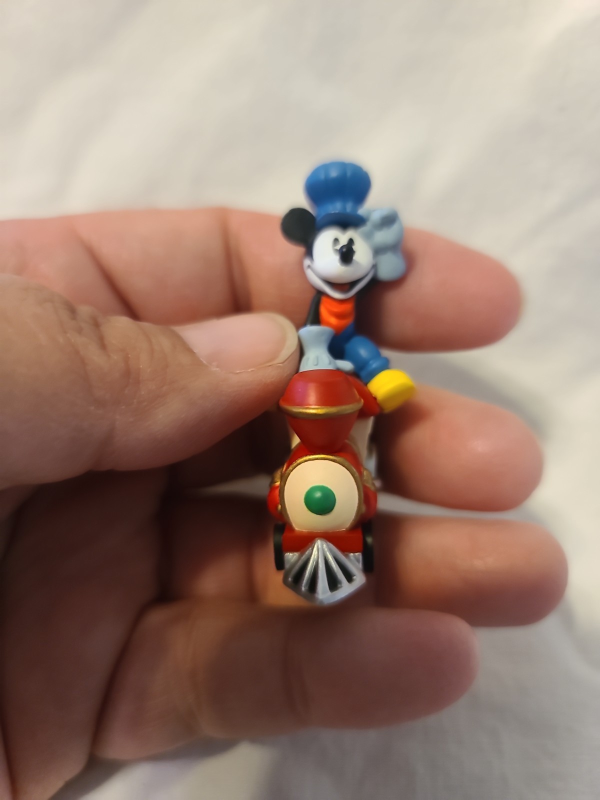 (B) Merry Miniatures Mickey’s Locomotive 1998 Hallmark Figurine 1 of 5