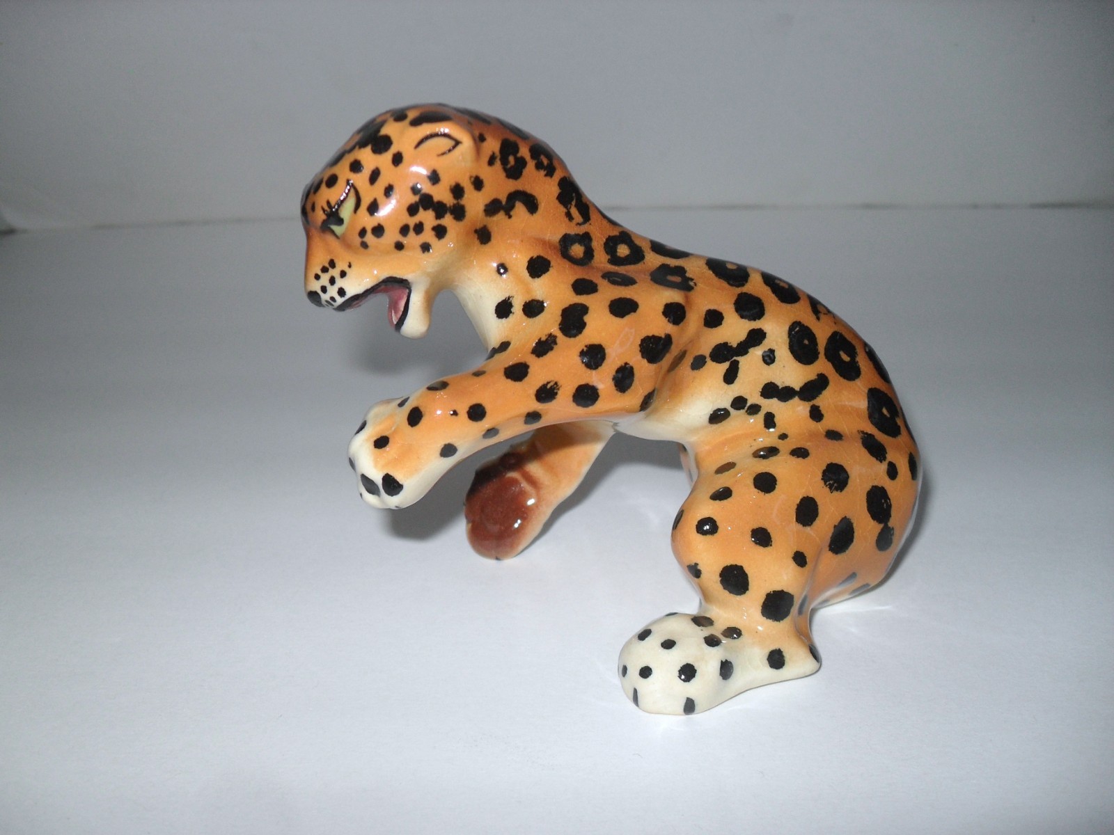 Vintage Ceramic Arts Studio Fighting Growling Cheetah Figurine