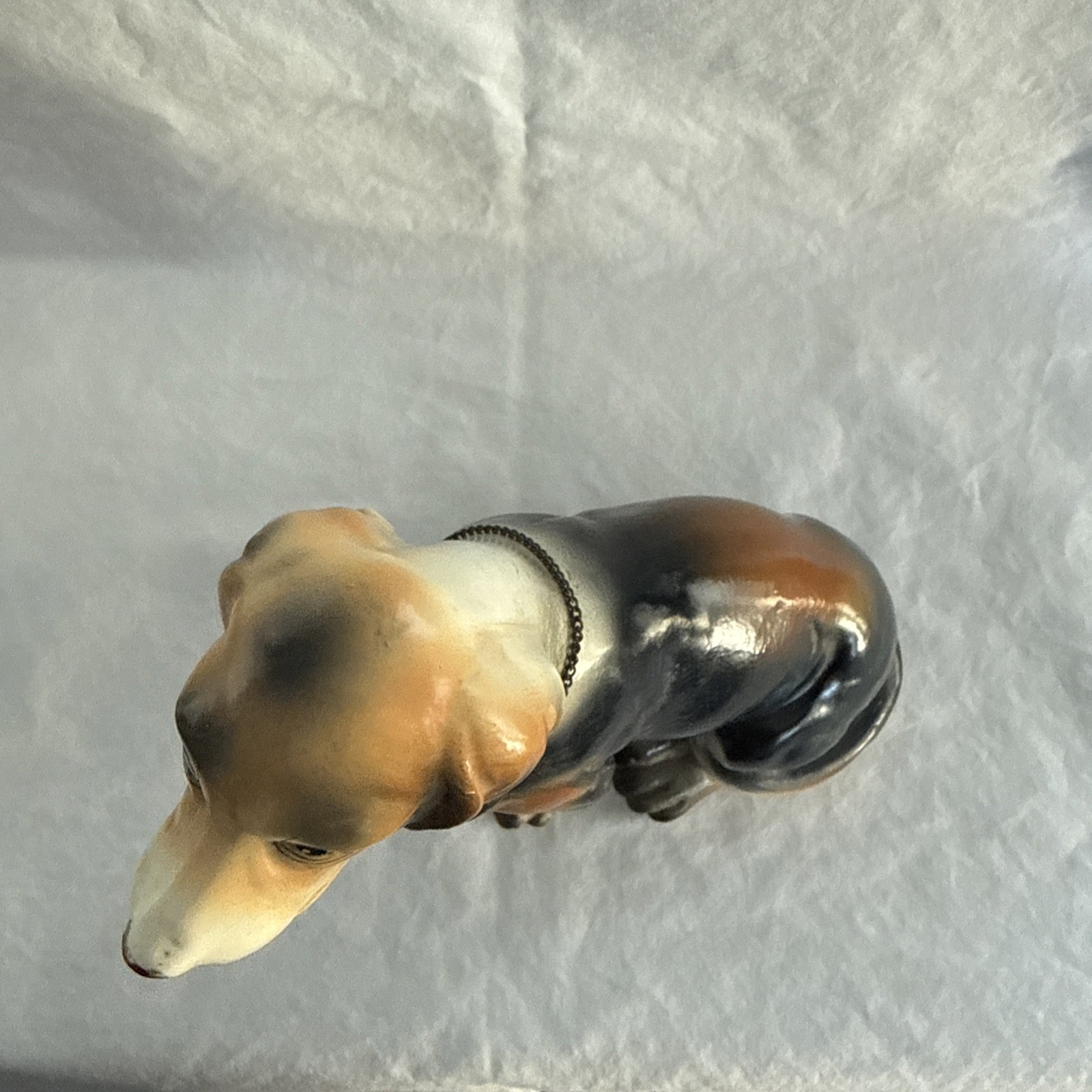 Vintage Enesco Ceramic Sitting Beagle Figurine with necklace collar