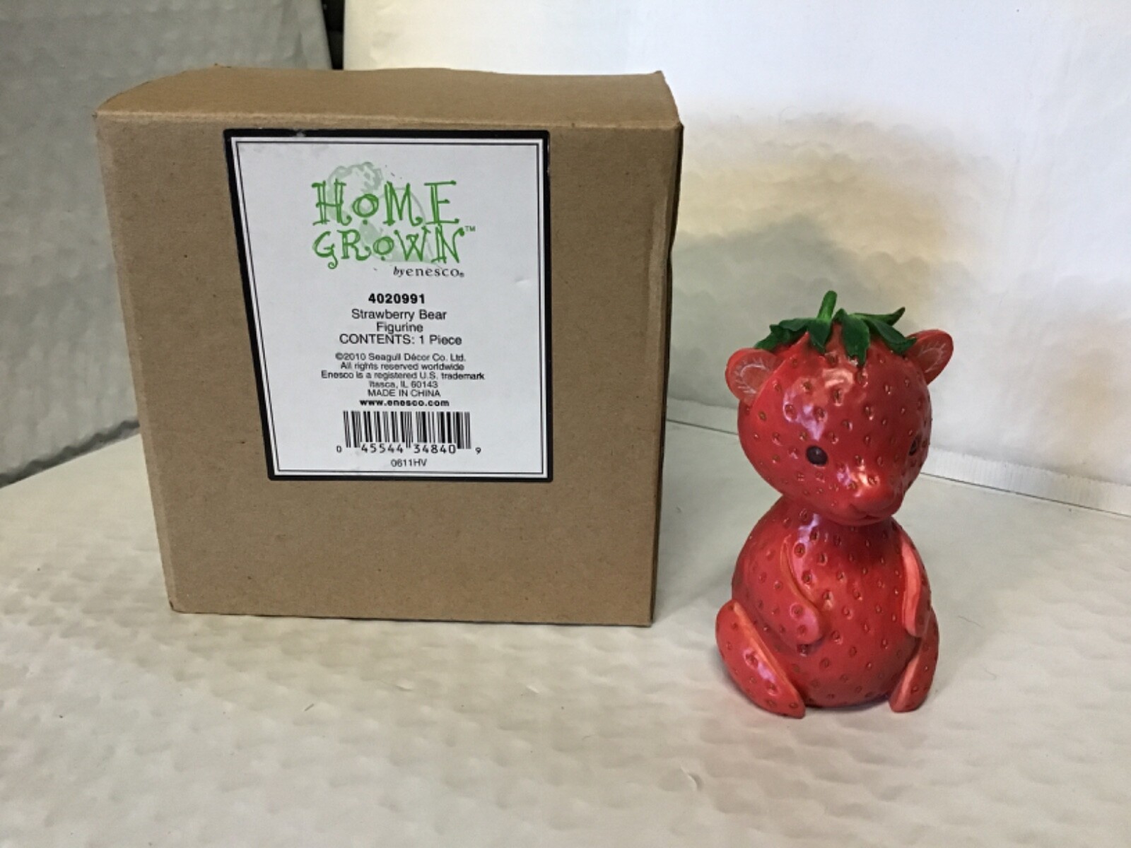 Enesco Home Grown Strawberry Bear Figurine 2010 Retired NIB # 4020991 “RARE”
