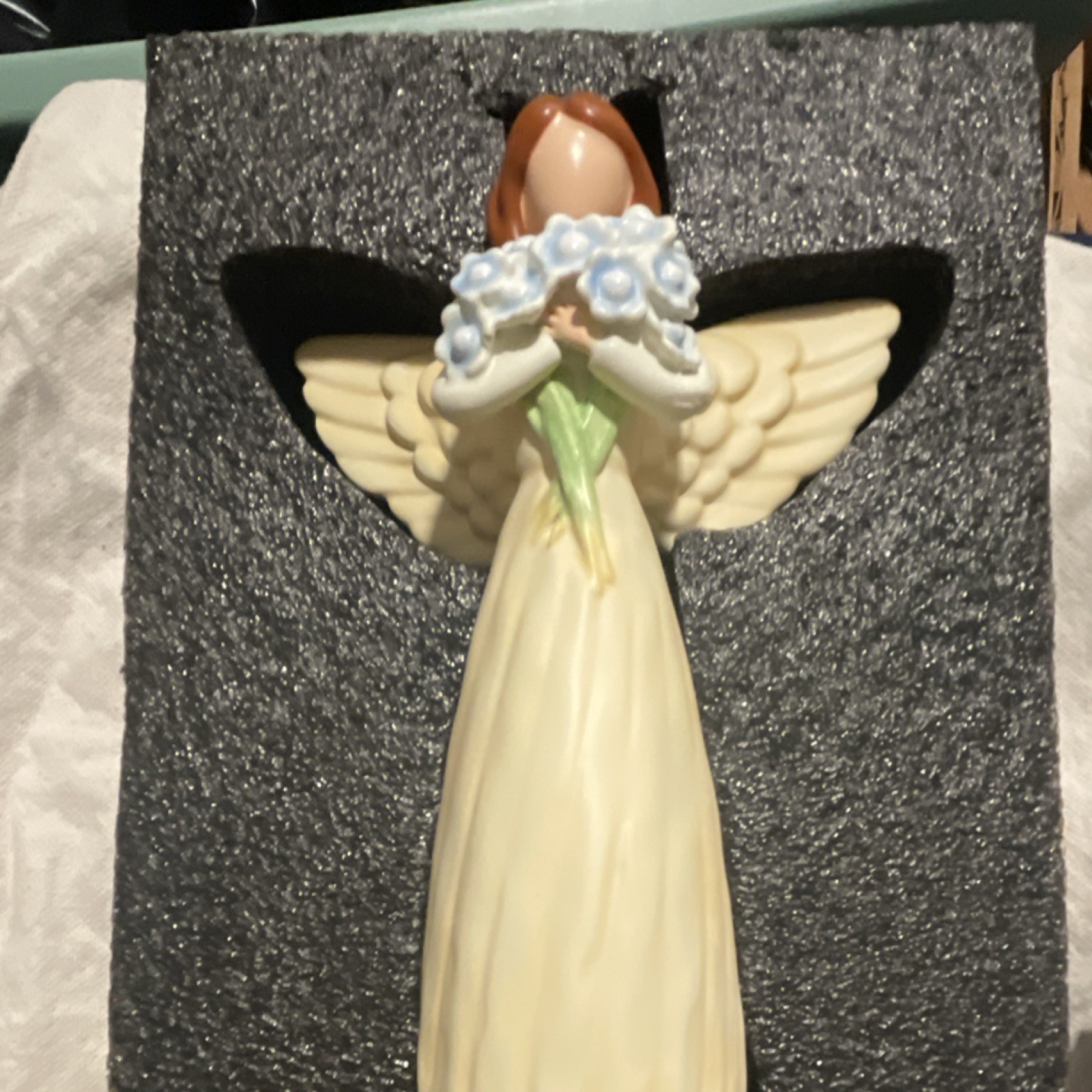 Konidun Resin Angel Figurine Minimalist Contemporary Matte Boxed Sculpture