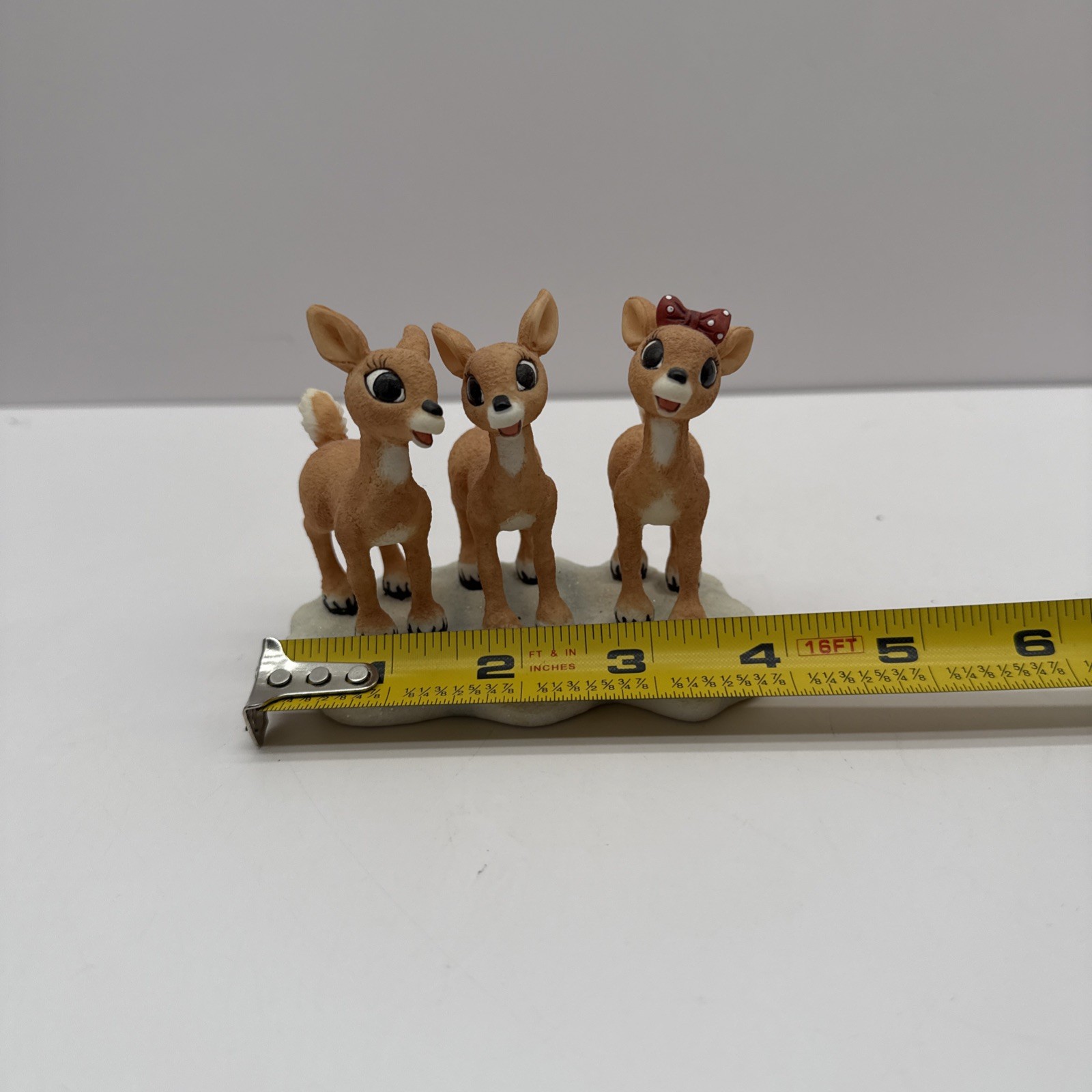 Rudolph And Island Of Misfits Enesco 875317 Holidays Are More Fun With Friends