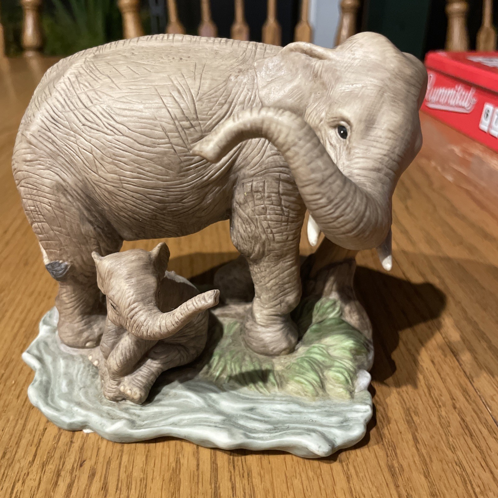 HI002 – HOME INTERIORS – 1999 ASIAN ELEPHANTS – Endangered Species #11060-99