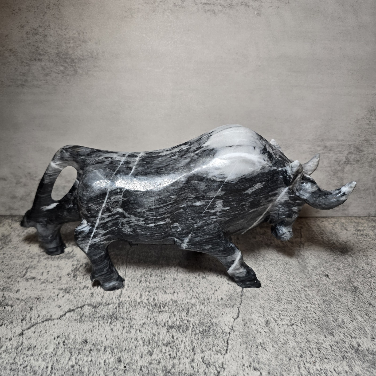 Vintage Large Solid Polished Stone Marble Onyx Charging Bull – 12″ Black White