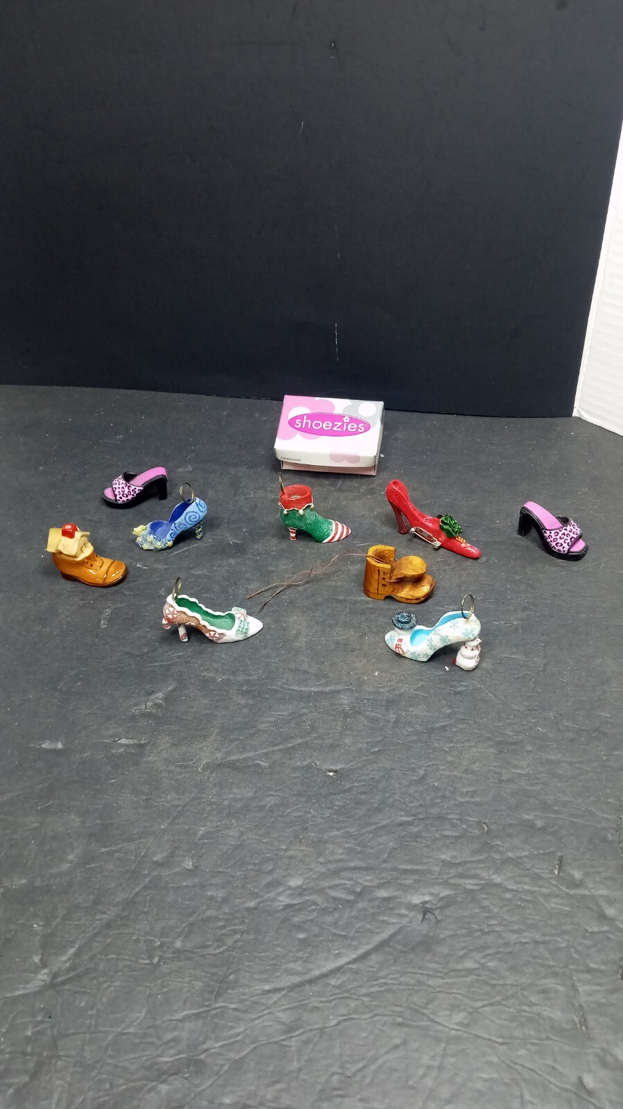 ❤️ 9 Singles 1 Pair Of Mini Resin Plastic Ceramic Wood Shoes Boots