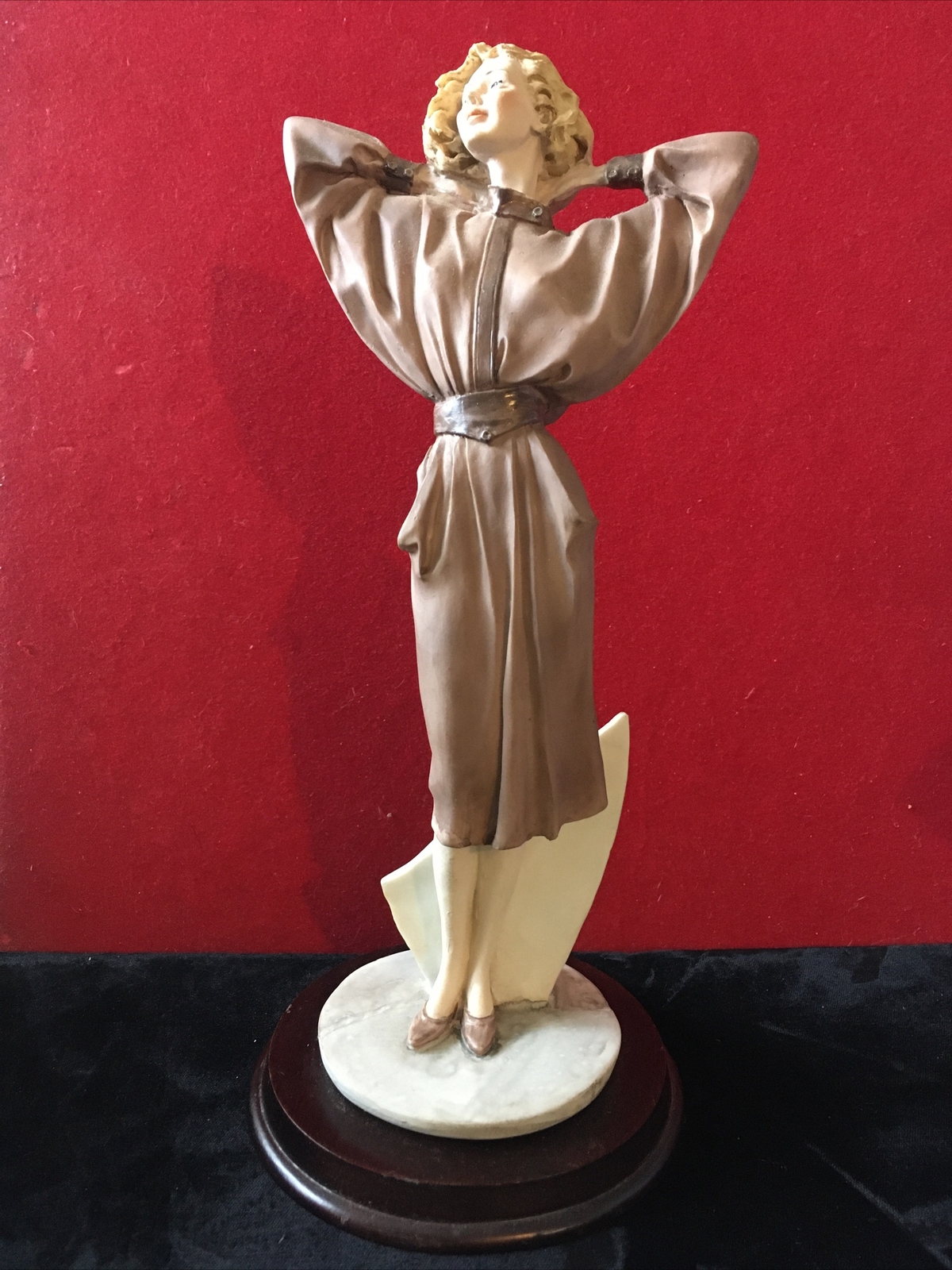 Fashion Figure with Blonde Hair models a Brown Dress – Adielle 1983 (RARE)