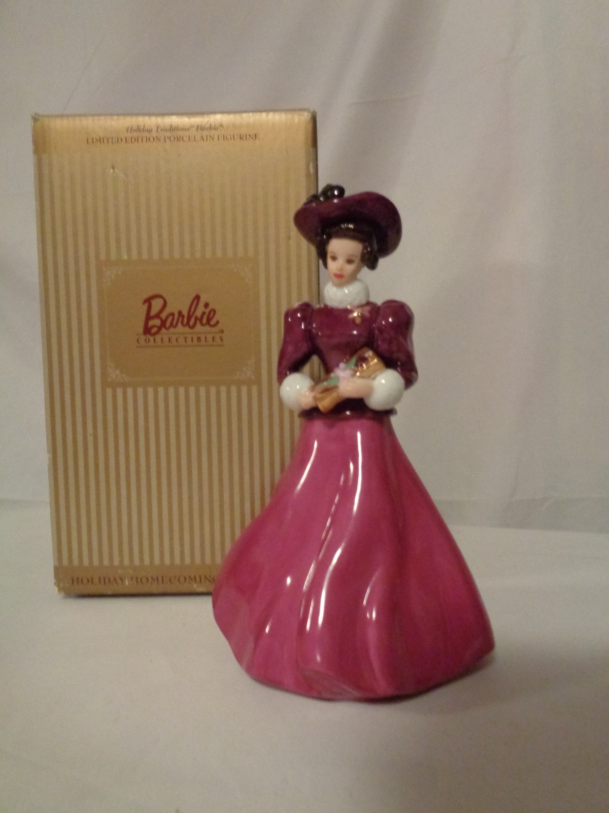 HALLMARK HOLIDAY TRADITIONS BARBIE DOLL PORCELAIN FIGURINE FIGURE wBox 1997 1996