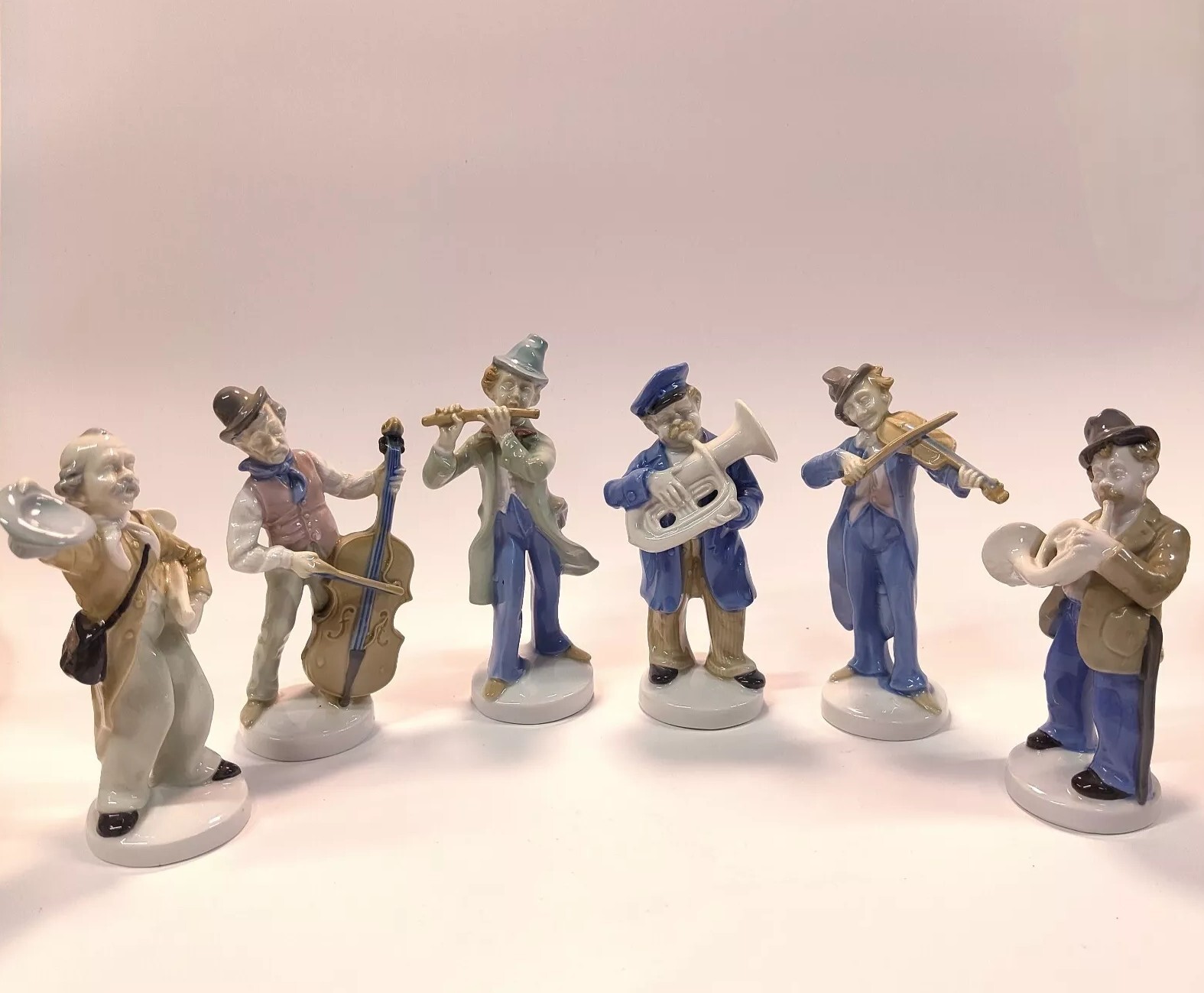 6x porcelain Musician collection figurine Made in germany.(GDR)
