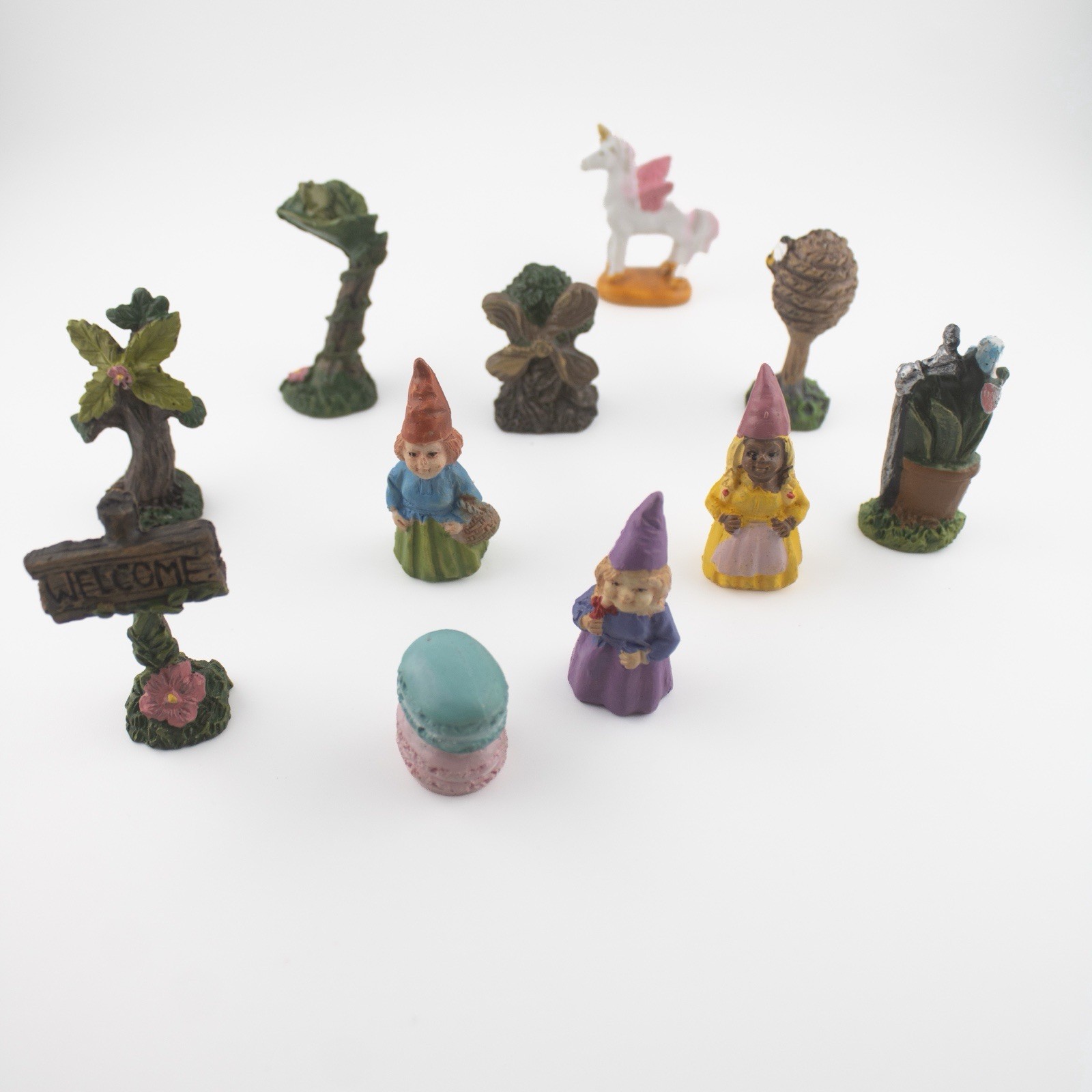 Vintage Style Resin Mini Fairy Garden Village Supply Set – 11 Pieces Mixed Lot