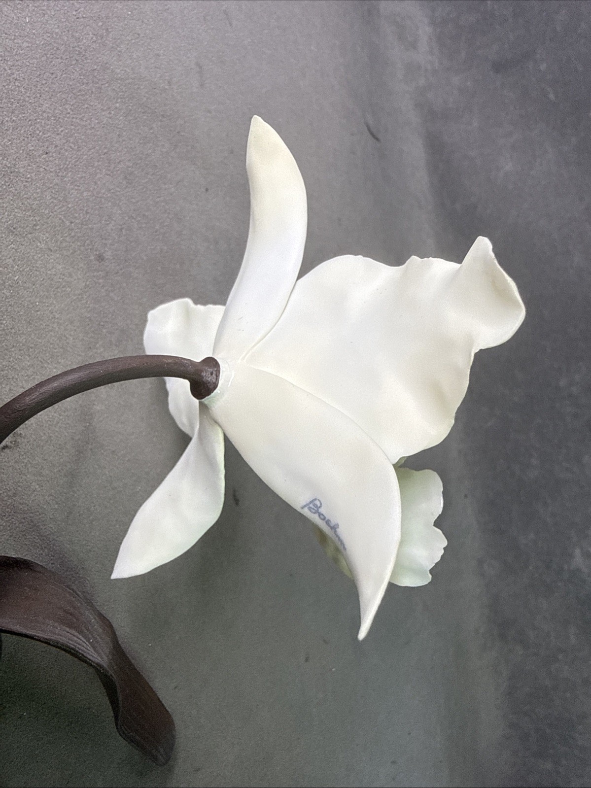 BOEHM PORCELAIN – WHITE AND YELLOW ORCHID FIGURINE – FLOWER METAL STEM & PETALS