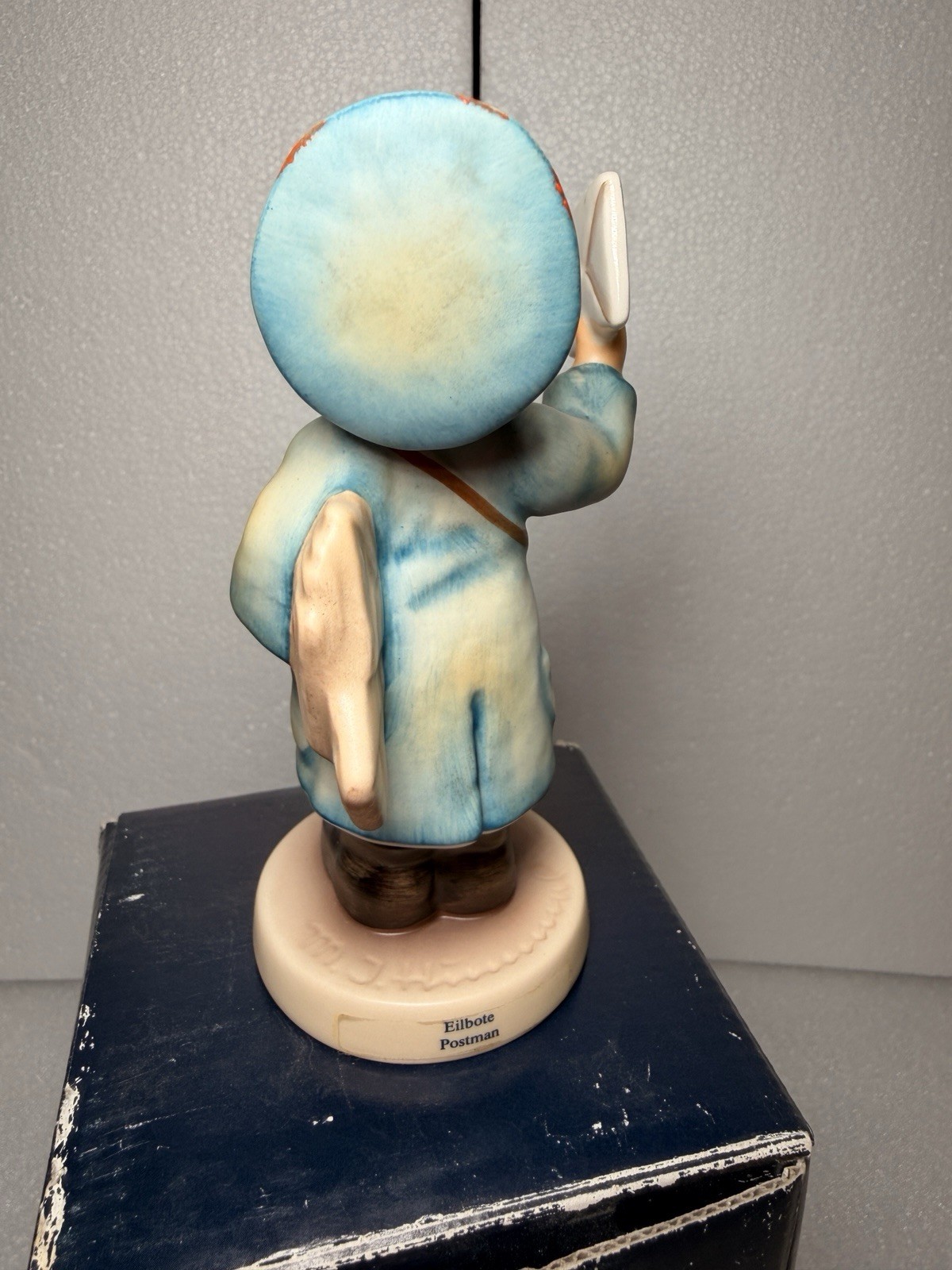 M.I. Hummel Postman Eilbote 199/0 Goebel Germany 1994 Figurine w/ Original Box