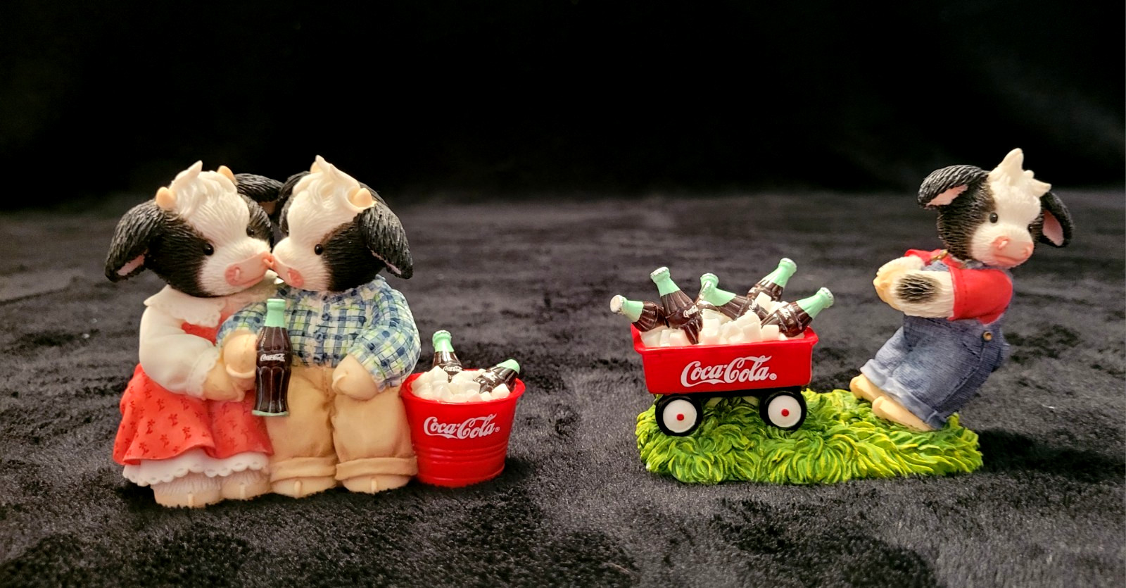 Vintage ENESCO Mary Moo Moos Coca Cola Collectables Bundle With Display Stand