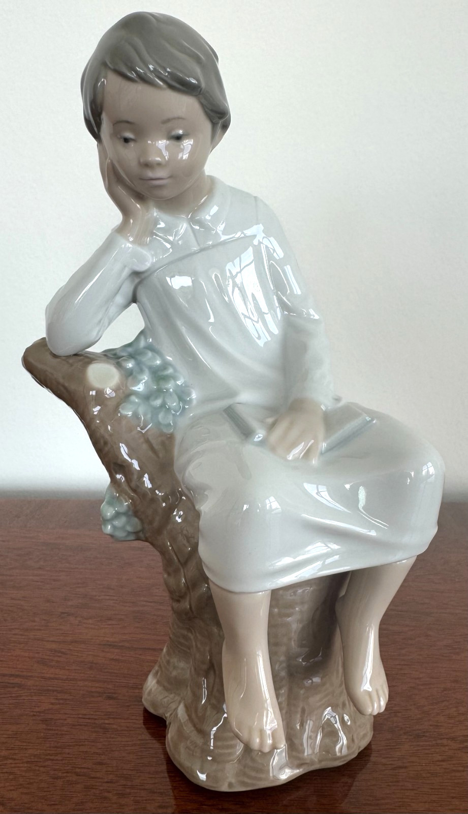 LLADRO Little Boy Thinking #4876 8” Porcelain Figurine