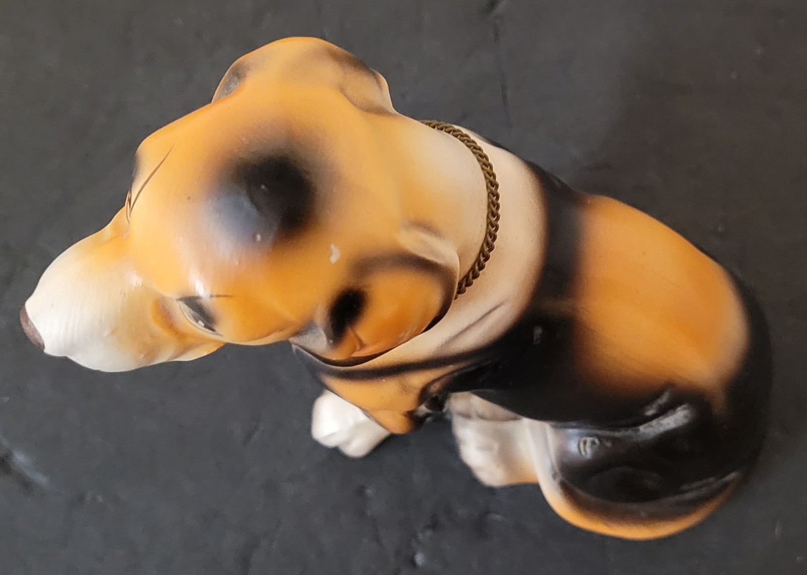 Vintage Brinn’s 5.75″ Ceramic Beagal Dog Figurine w/Chain Collar Made in Japan