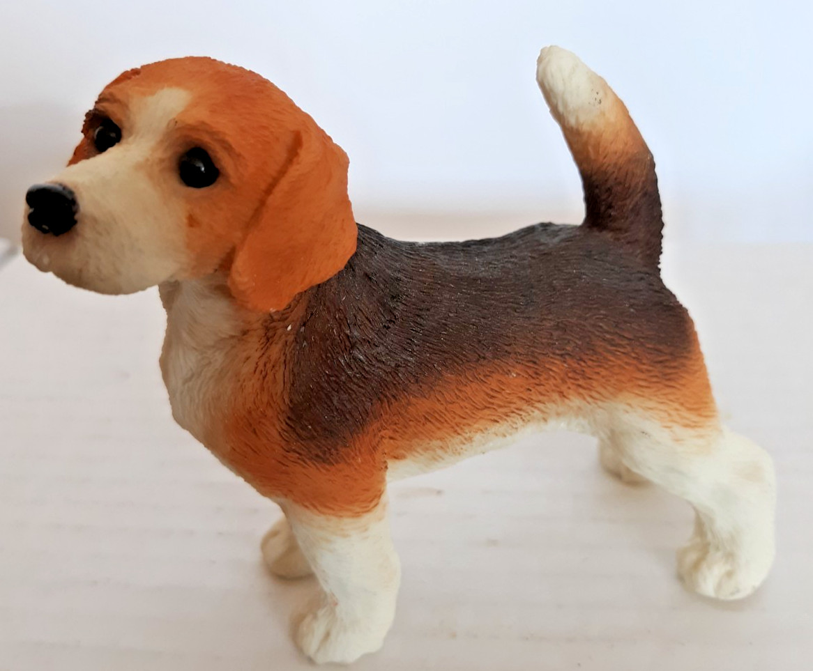 unbranded figurine Beagle puppy 3″ tall & wide…FREE SHIP