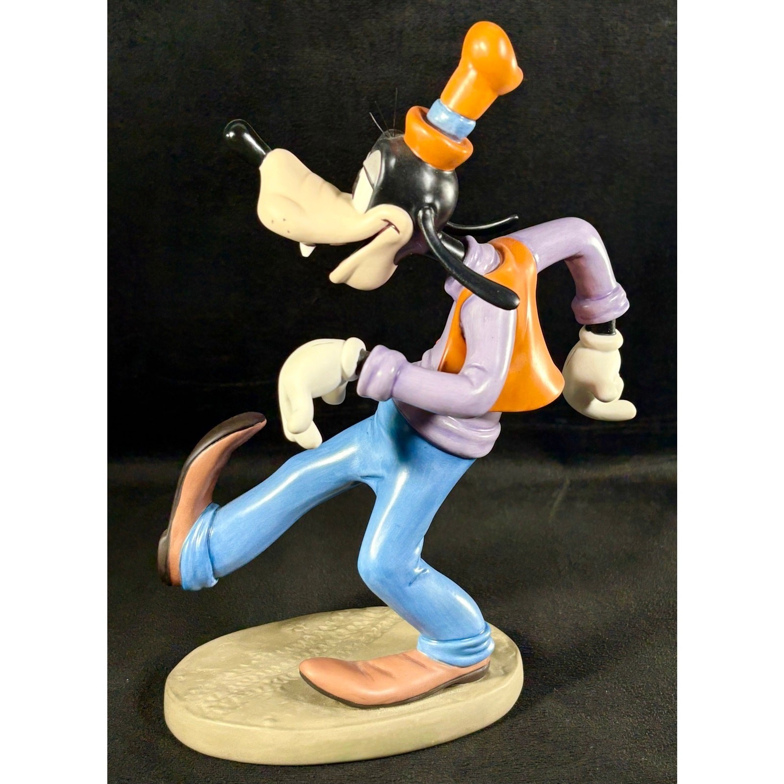 WDCC Goofy “Oh, The World Owes Me a Livin” MOVING DAY Film Animators Choice 1997