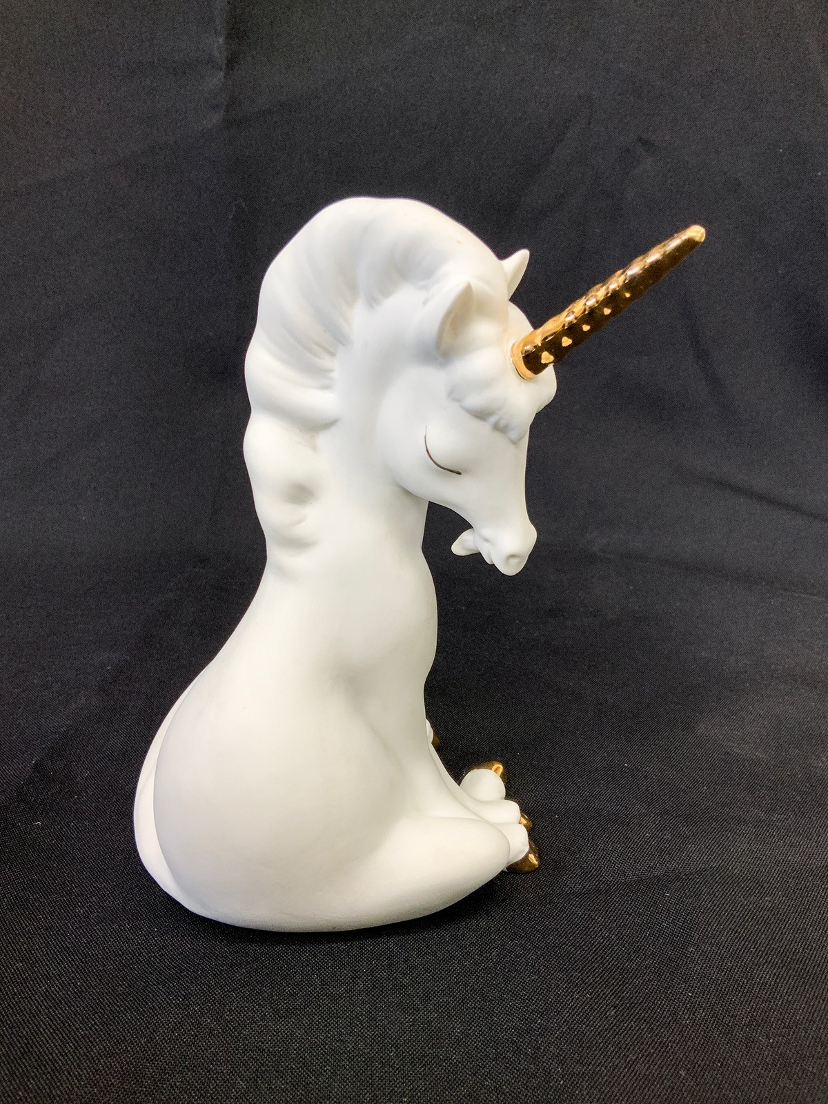 Unicorn Sitting Figurine FIne Bone Chine by Freeman Mcfarlin George – RARE VTG