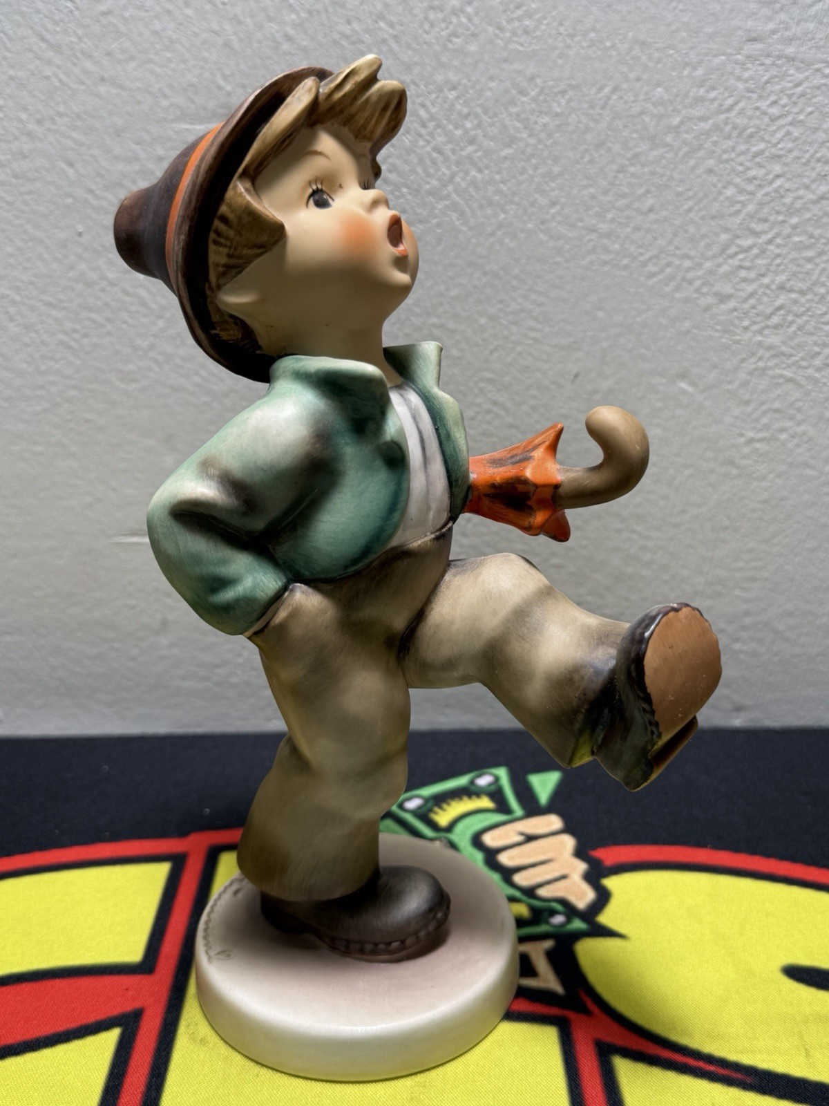 Goebel Hummel “Happy Traveler” Figurine ~ Hum #109/II ~ 8″ TMk-5 (1972-1979)