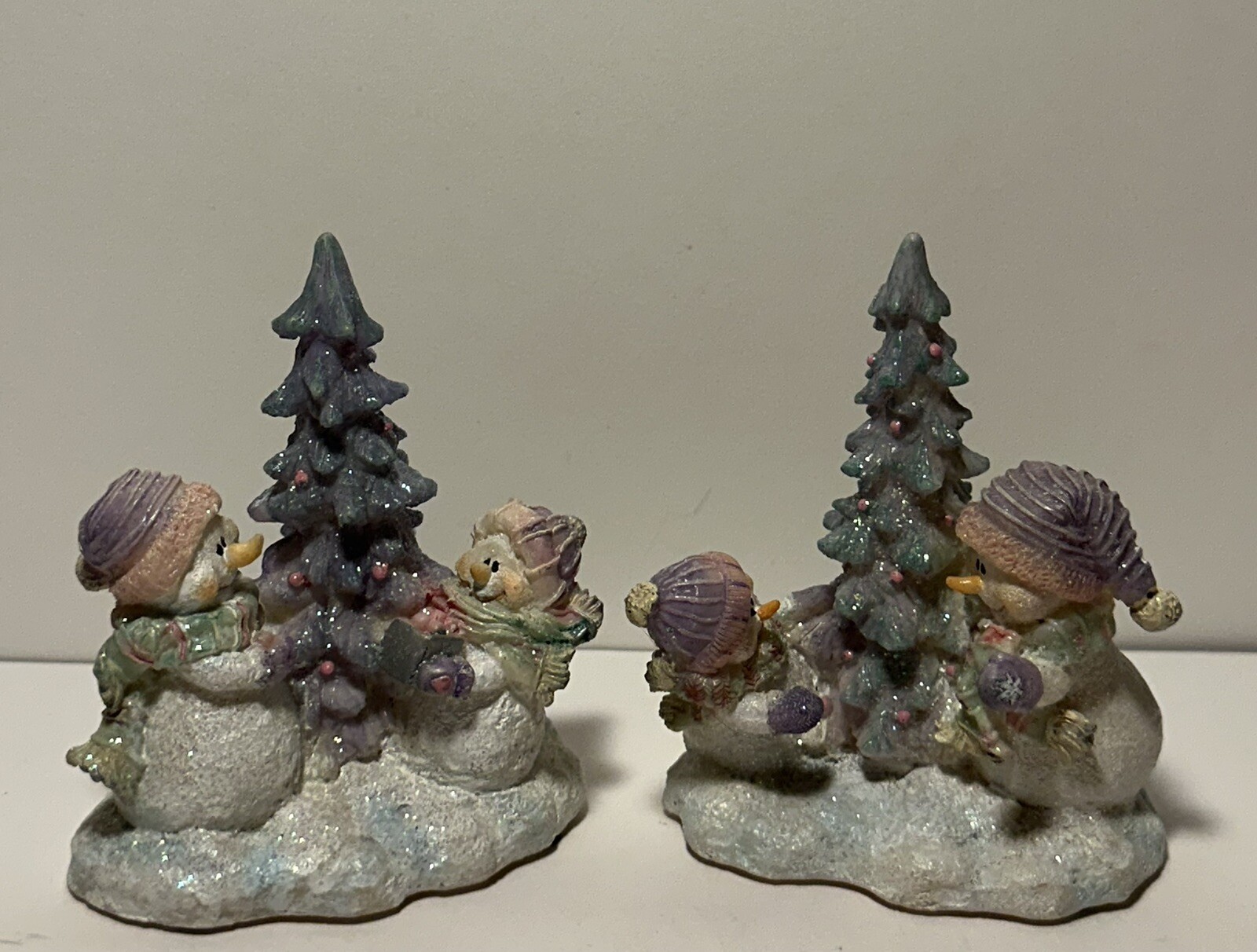 Home Interiors Snowman Gifts Around Tree Figurines Set Of 2 4×3.5″