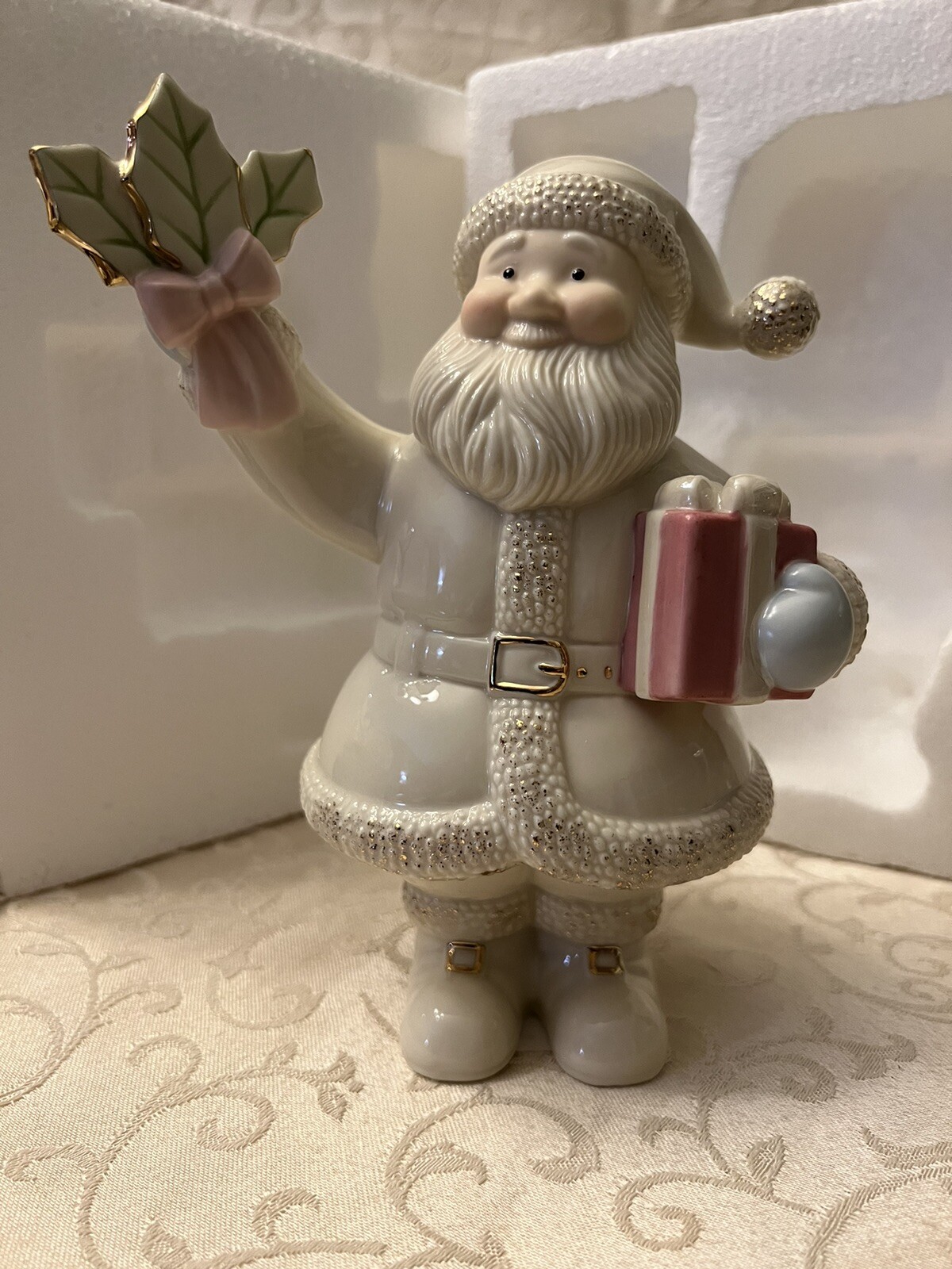 Lenox Classic Limited Edition Santa Figurine With Holly & Present 7 1/2”