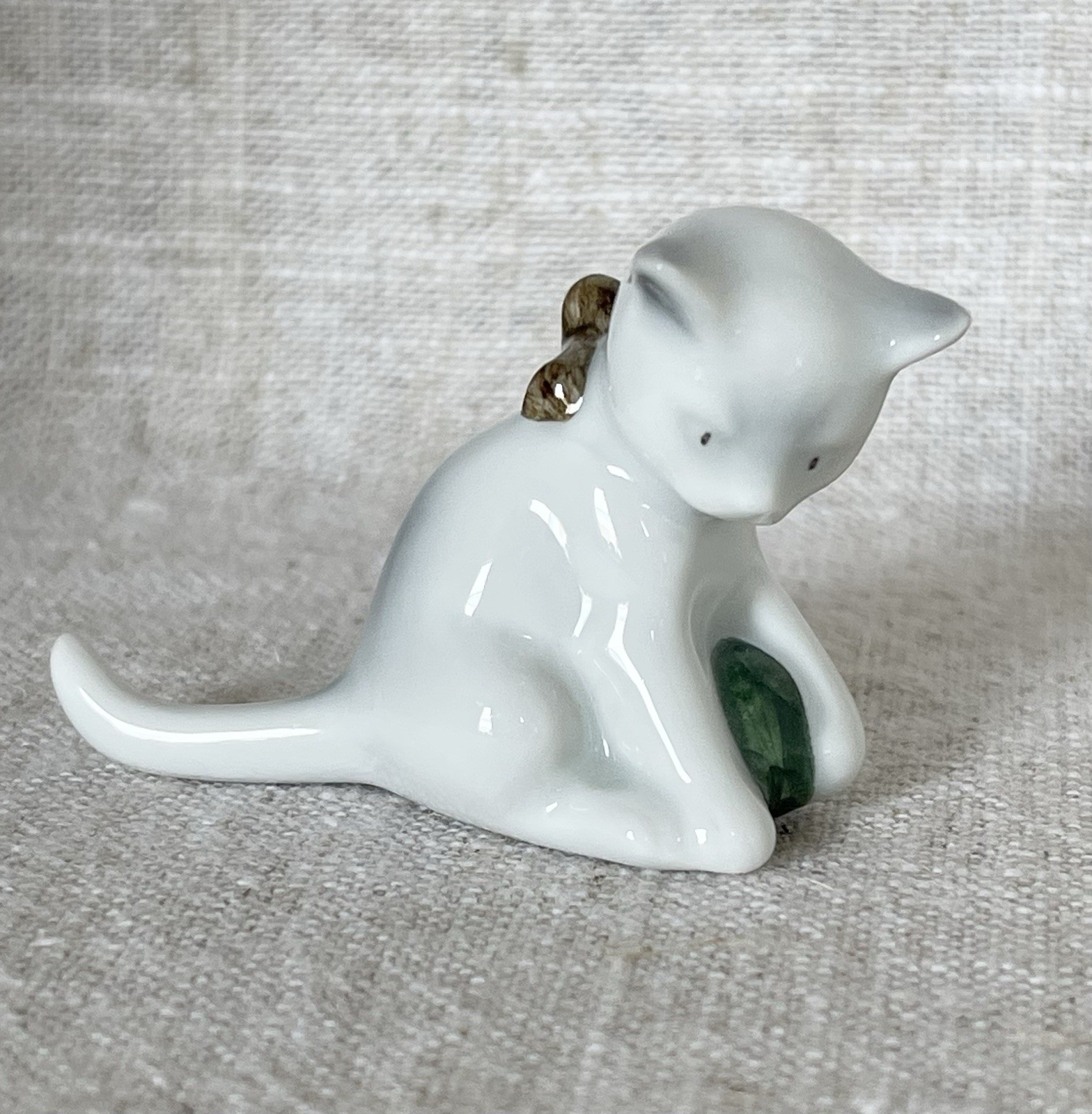 1960’s Vintage Gräfenthal Figurine Cat Kitten Kitty Animal Germany Marked
