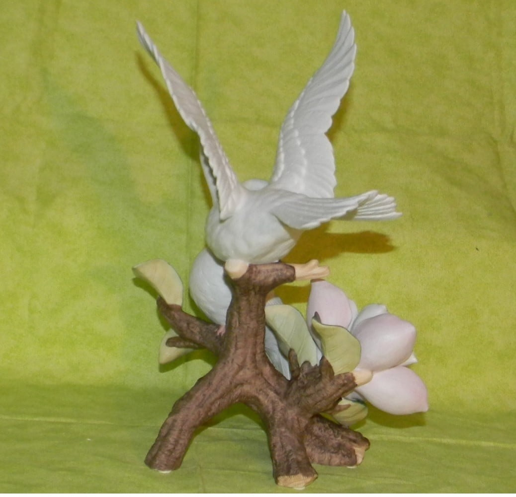 HOMCO 1999 Classic Porcelain Magnolia Delight Doves Bird Figurine