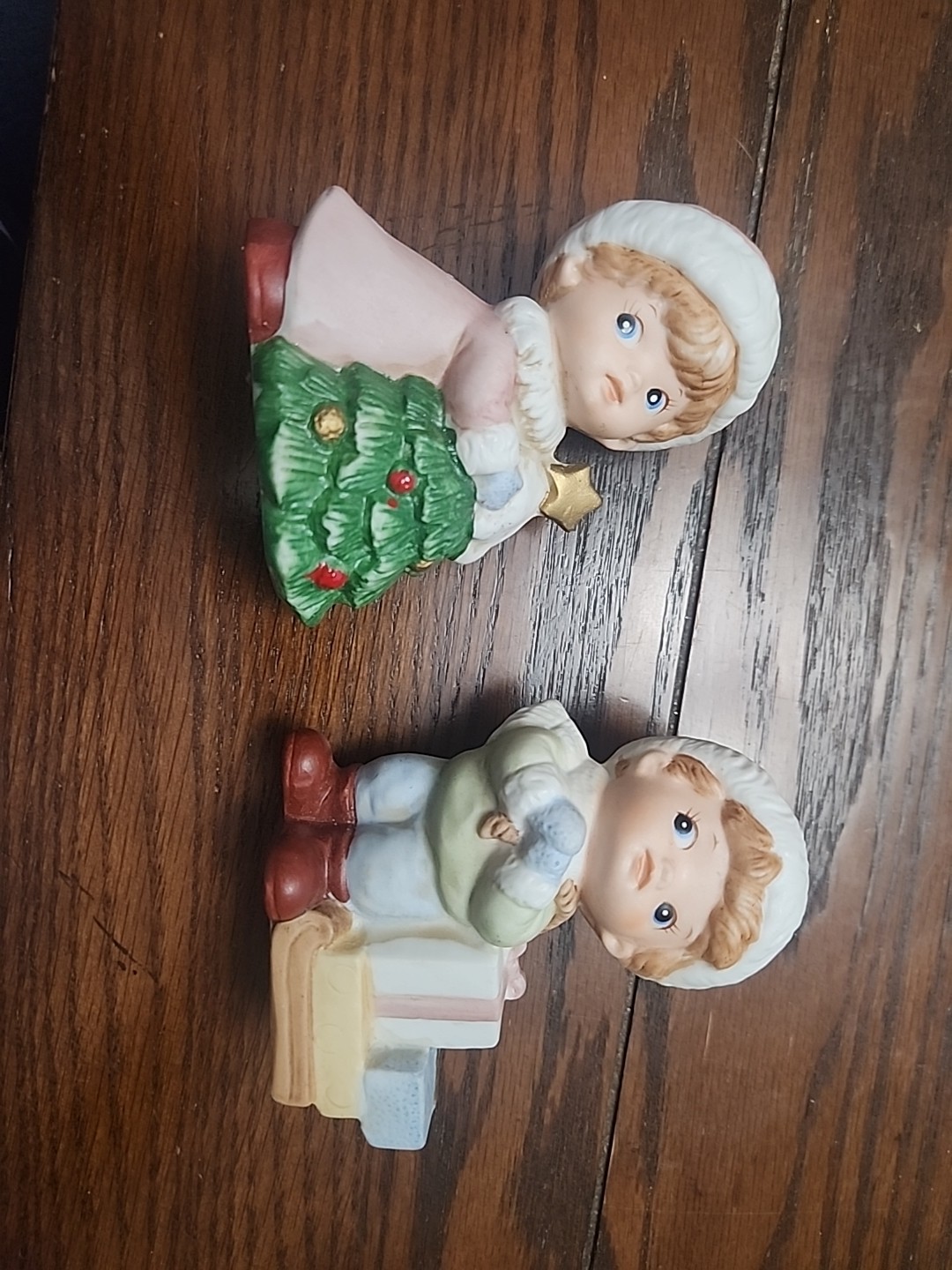Vintage – 1990s Homco Christmas 5556 Porcelain Christmas Boy & Girl Figurines
