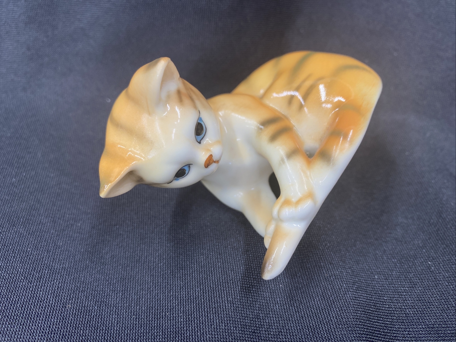 cats of character Danberry mint. set of 3 Cat nap. Bow Beau and Tail end