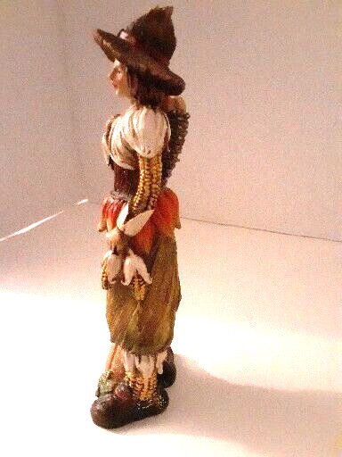 Vintage Pilgrim Man Corn Detailed Fall Decor Carryig Harvest Basket Figurine