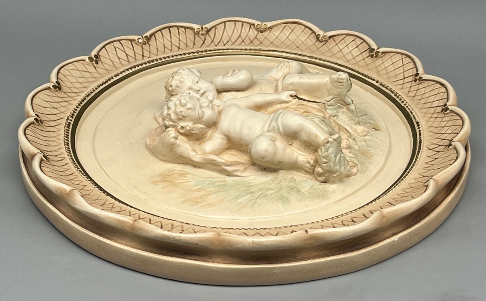 VTG Alexander Backer Chalkware Cherubs Raised Relief Scalloped Wall Plaque