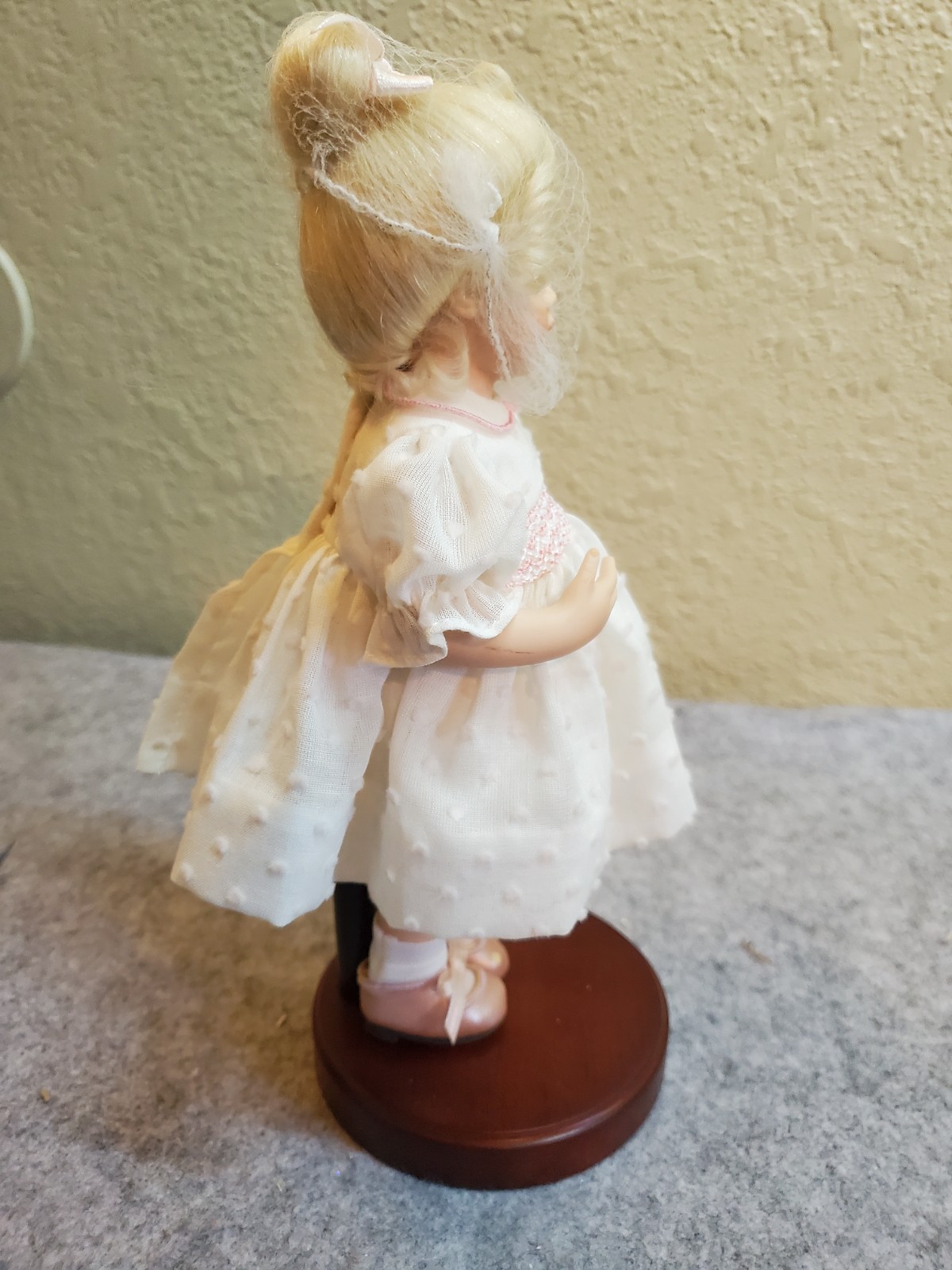 RARE Paulinettes Limited Edition SISSY 8″ All Porcelain Collector Doll w Stand