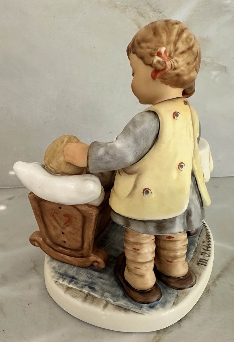 Goebel Hummel “ Light The First Candle” #2390 New In Open Box Christmas Nativity