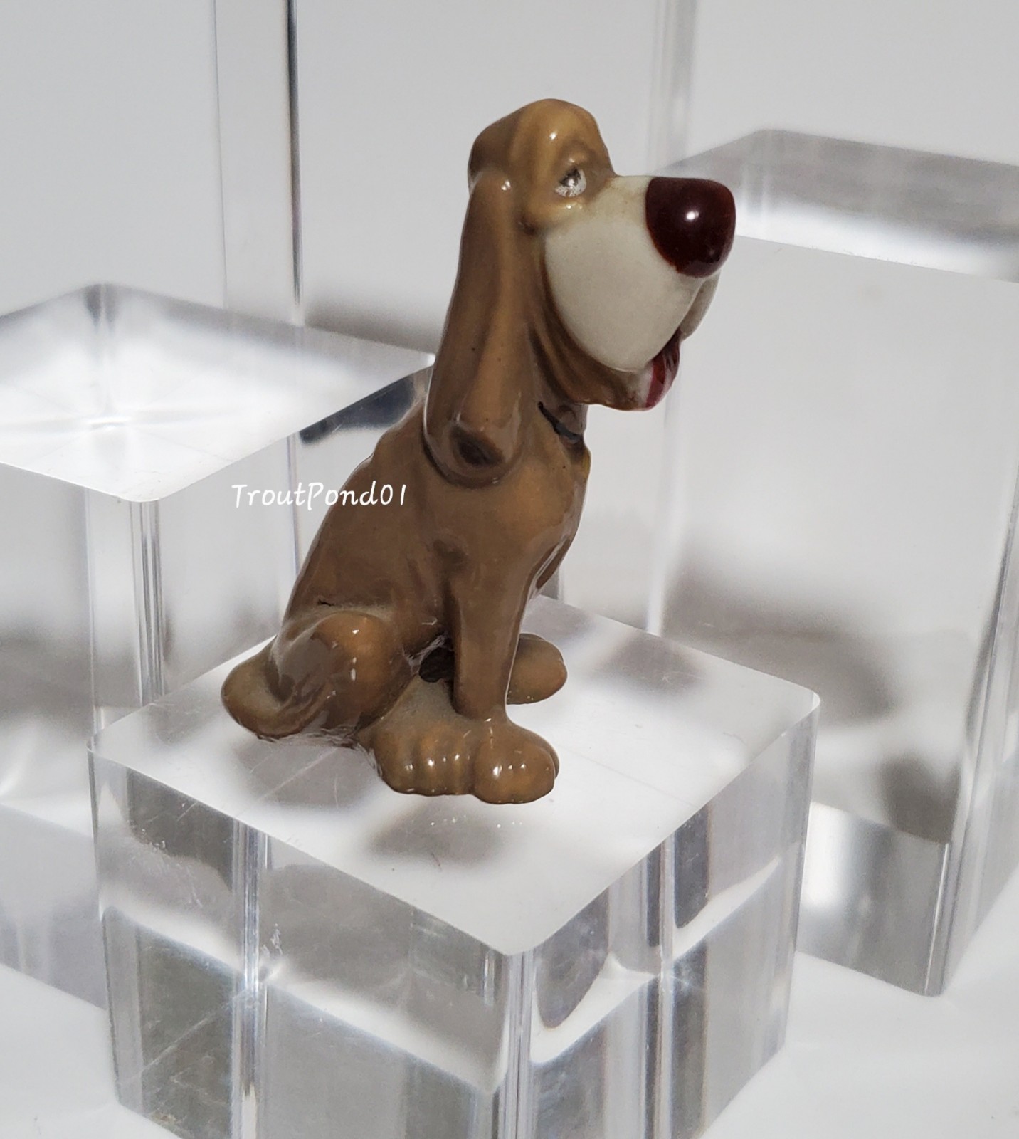 Wade Whimsies Disney Hat Box Figurine Lady and the Tramp TRUSTY Bloodhound Dog E